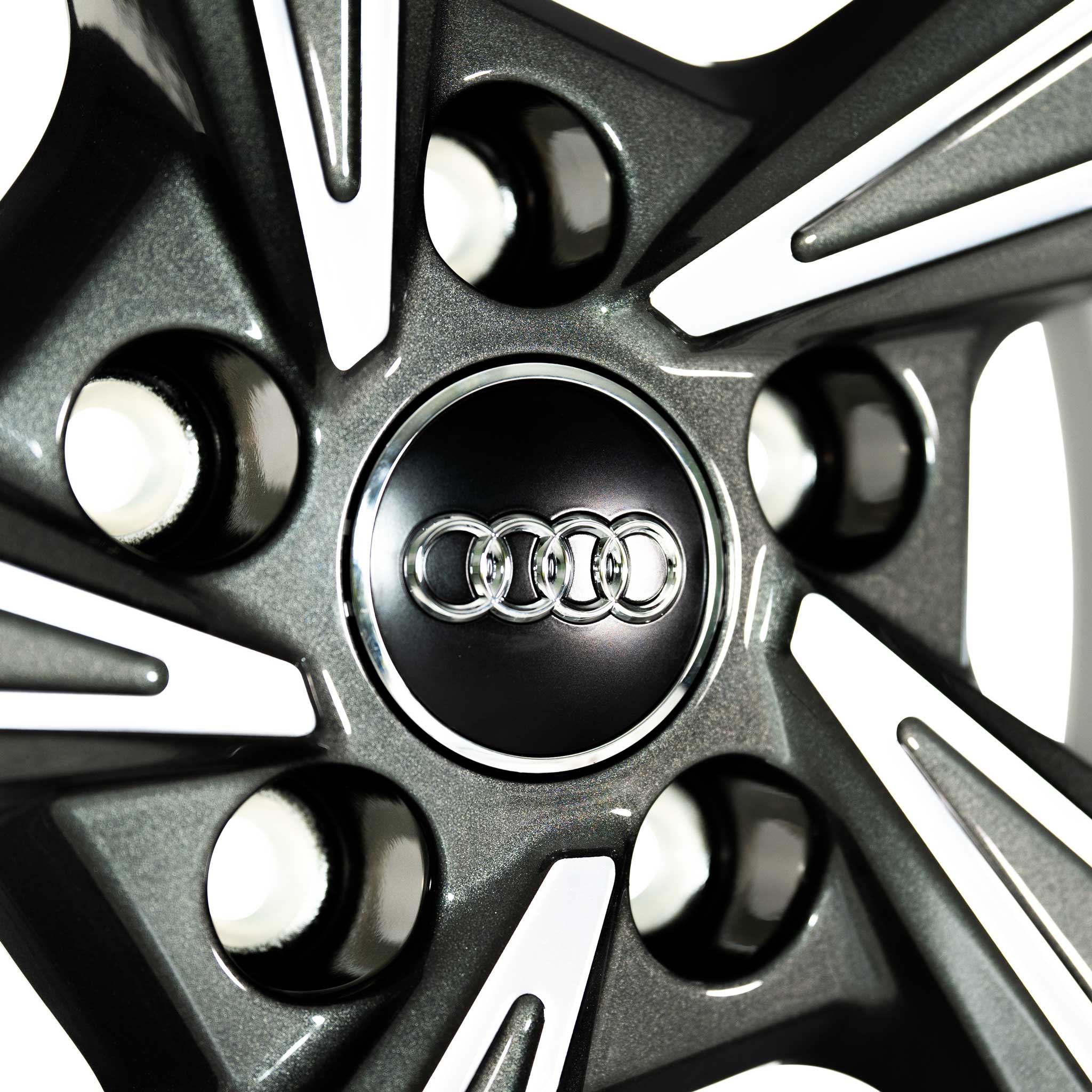 Audi 5 Y Spoke [A3 8Y] Graphite Grey with Diamond Cut Alloy Wheel Product Image #4