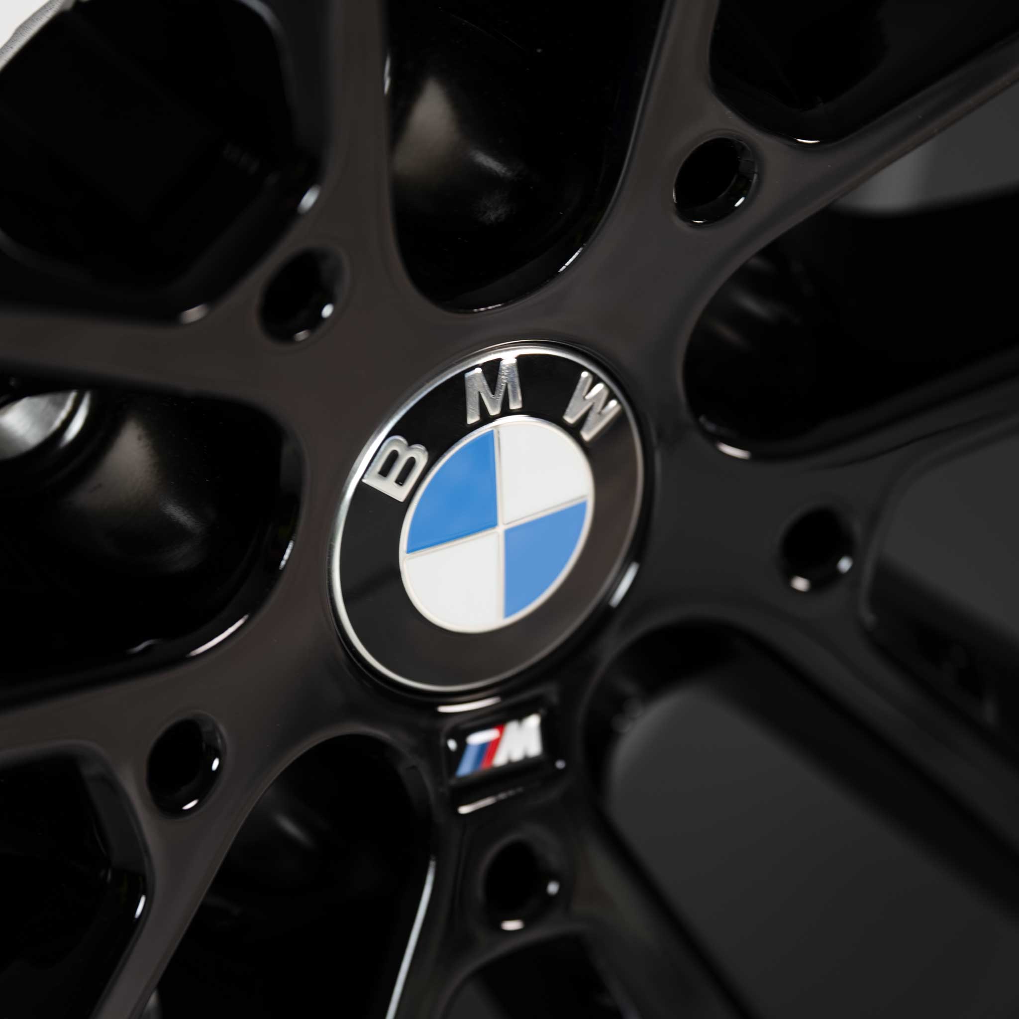 BMW 699M Jet Black Alloy Wheel Product Image #4