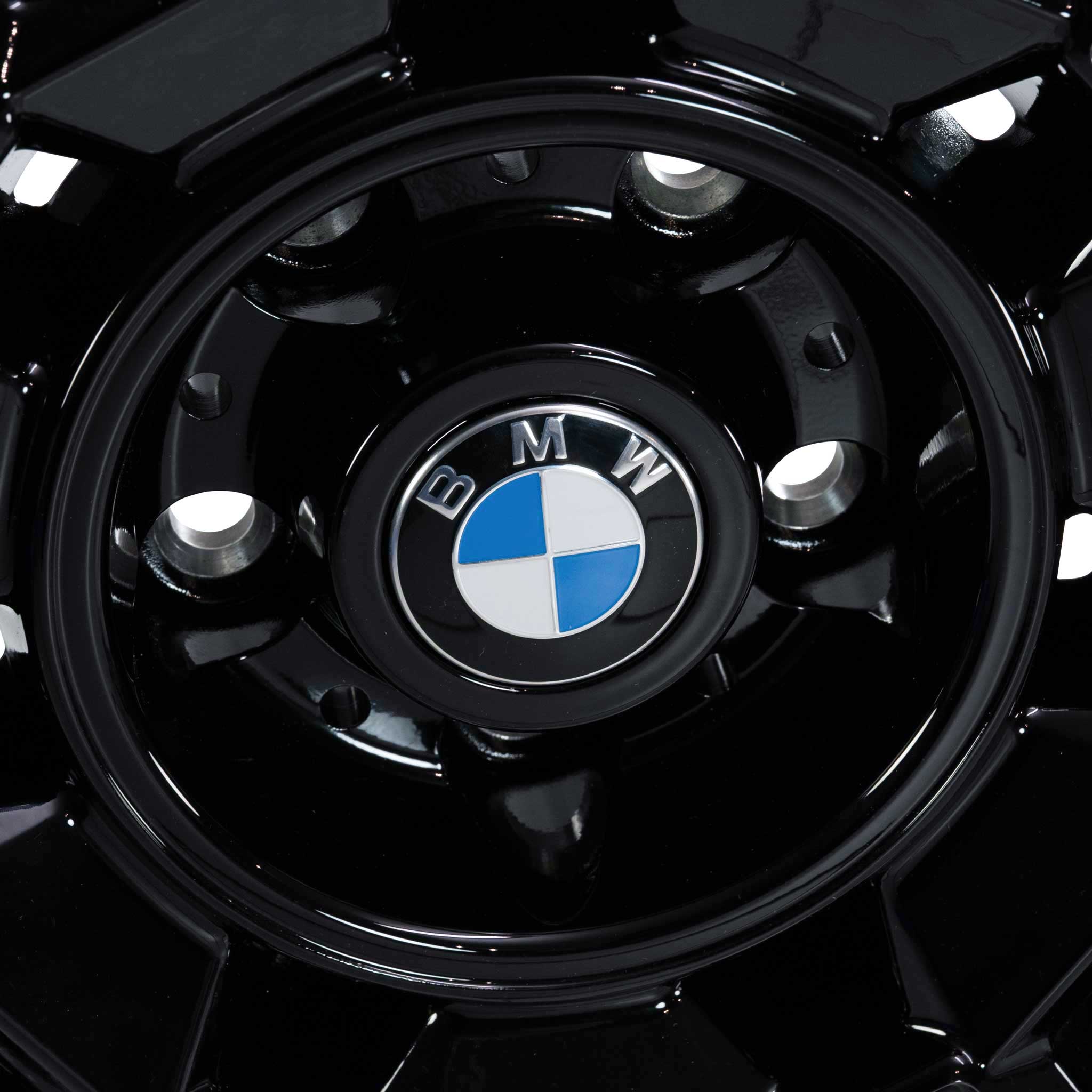 BMW 923M Black II Solid with Bright Turned Alloy Wheel Product Image #4