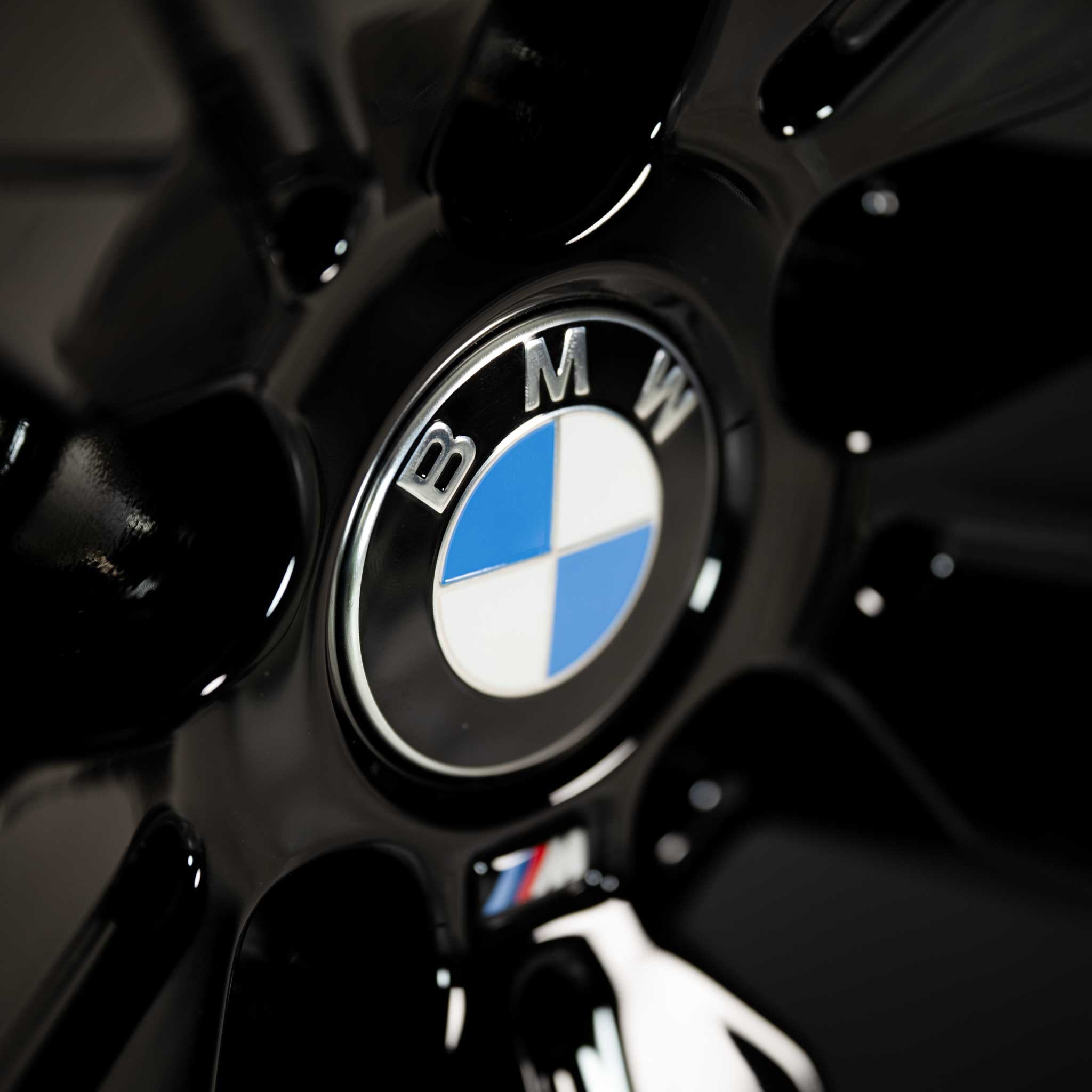 BMW 755M Jet Black Alloy Wheel Product Image #4