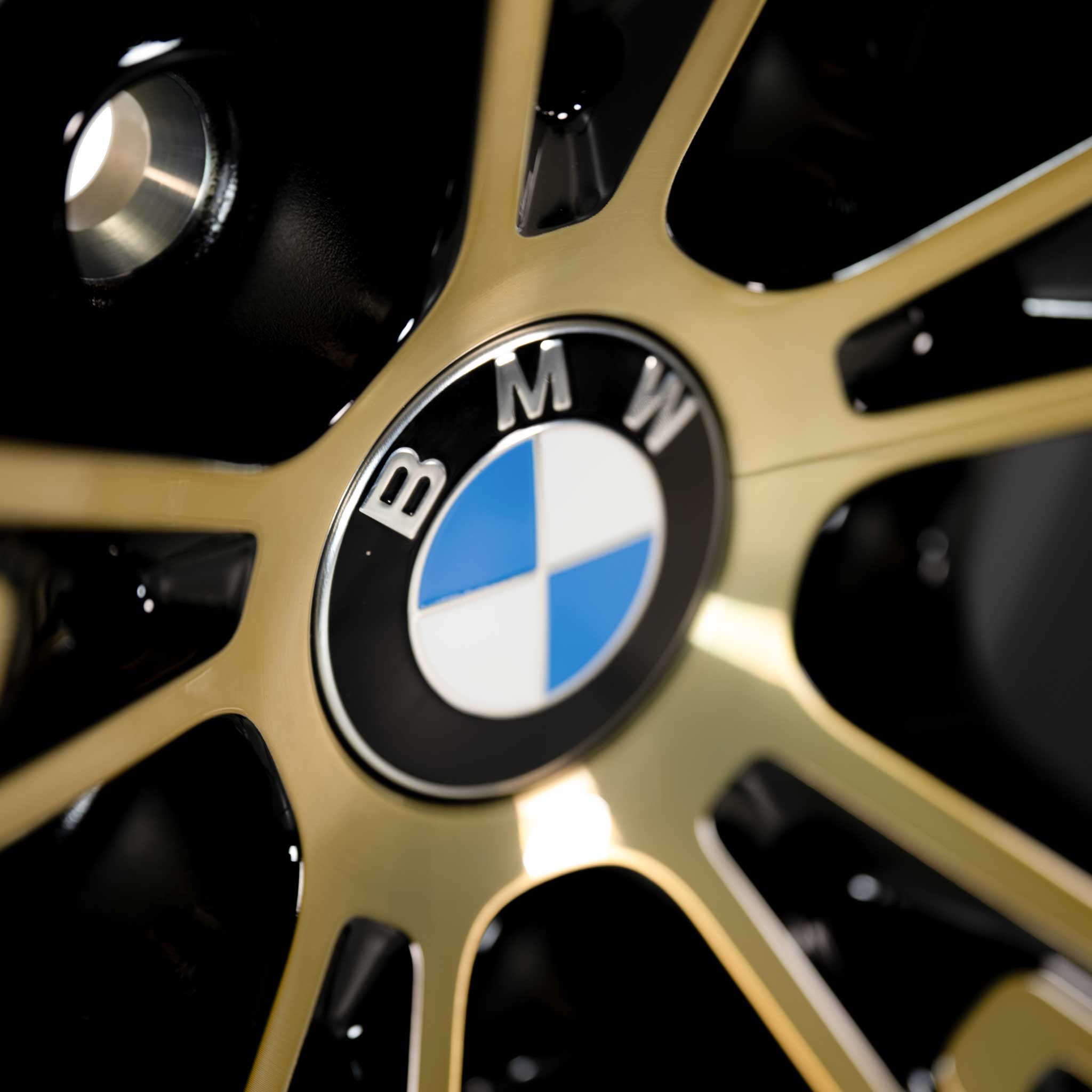 BMW 793 Night Gold with Bright Turned Alloy Wheel Product Image #4