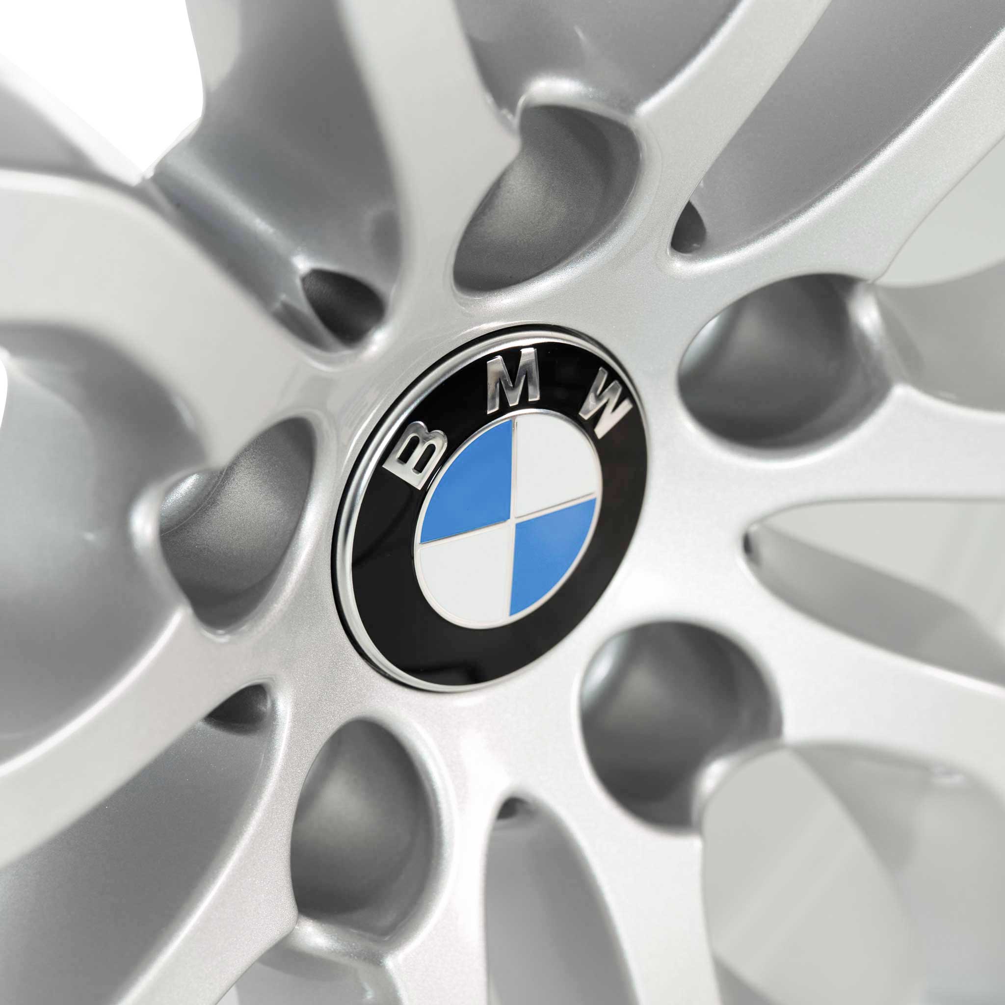 BMW 305 Silver Alloy Wheel Product Image #4