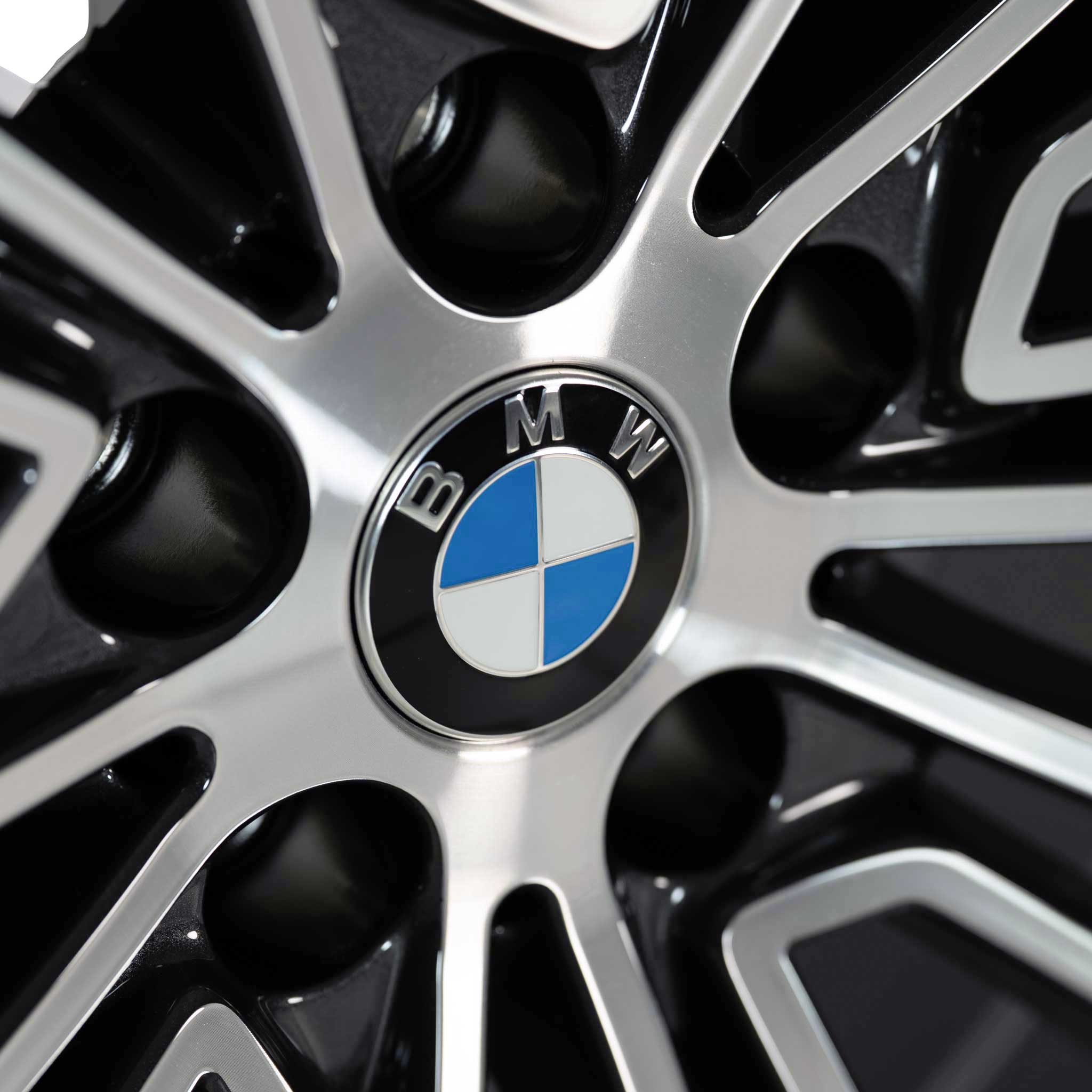 BMW 634 Orbit Grey with Bright Turned Alloy Wheel Product Image #4