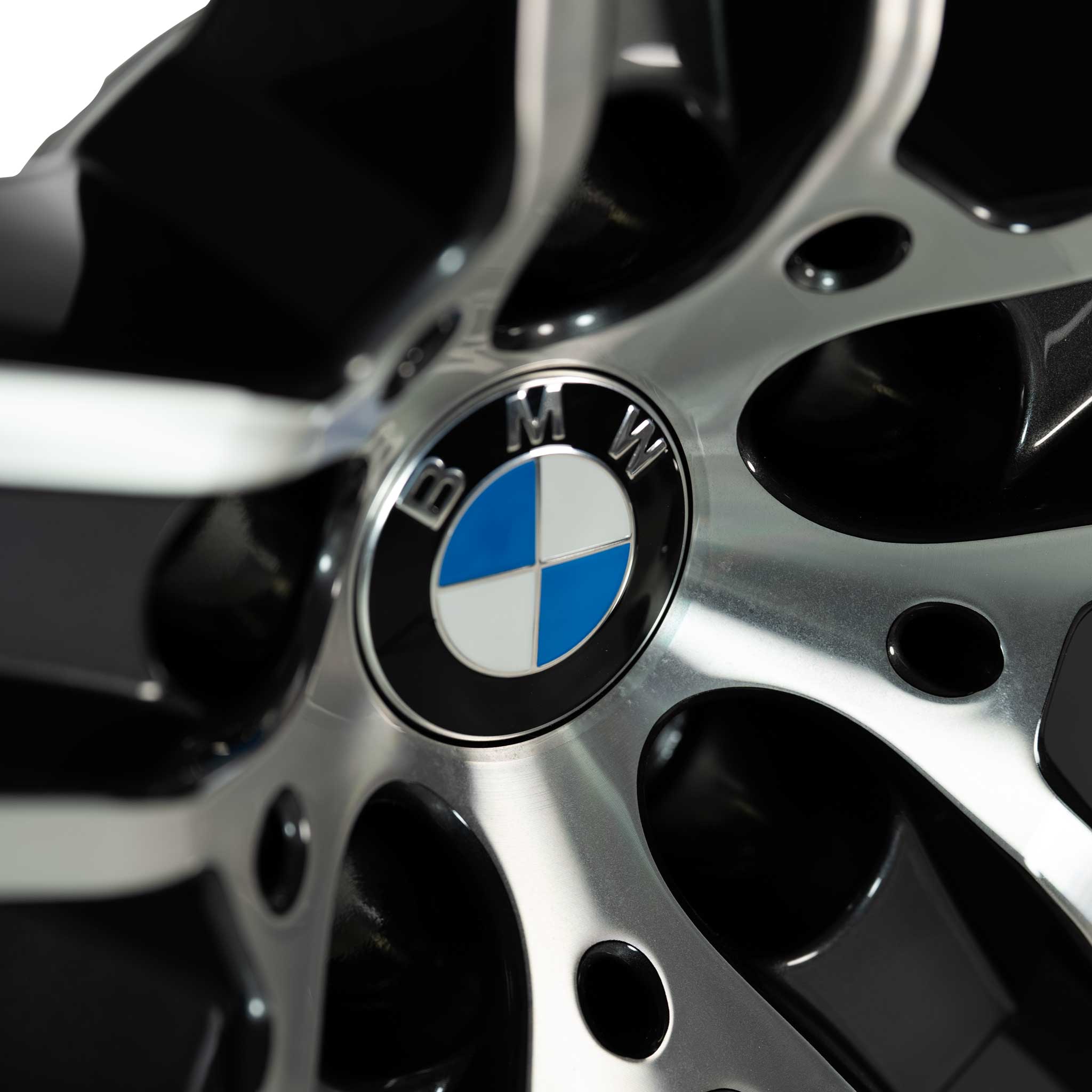 BMW 744 Orbit Grey with Bright Turned Alloy Wheel Product Image #4