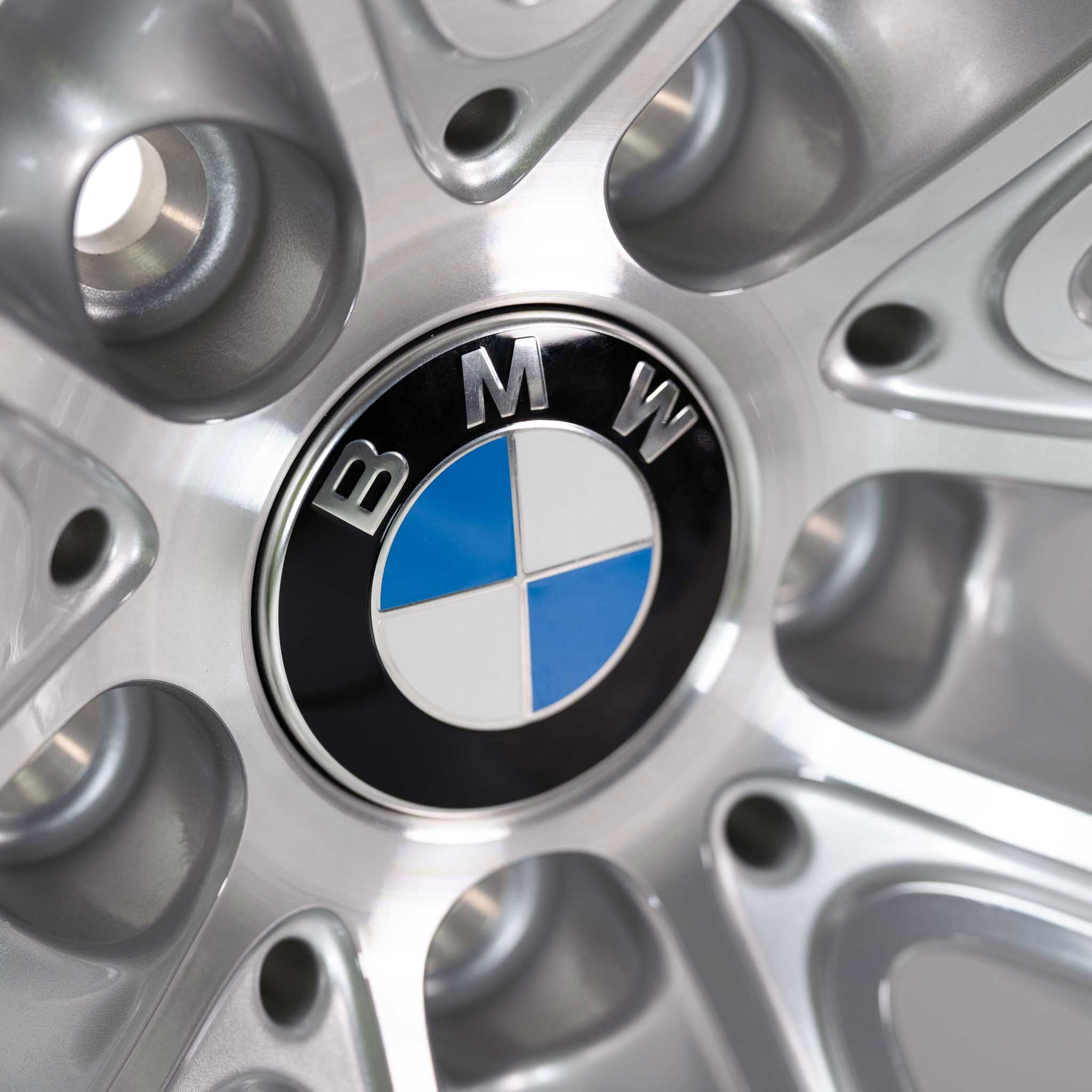 BMW 551i Silver with Bright Turned Alloy Wheel Product Image #4