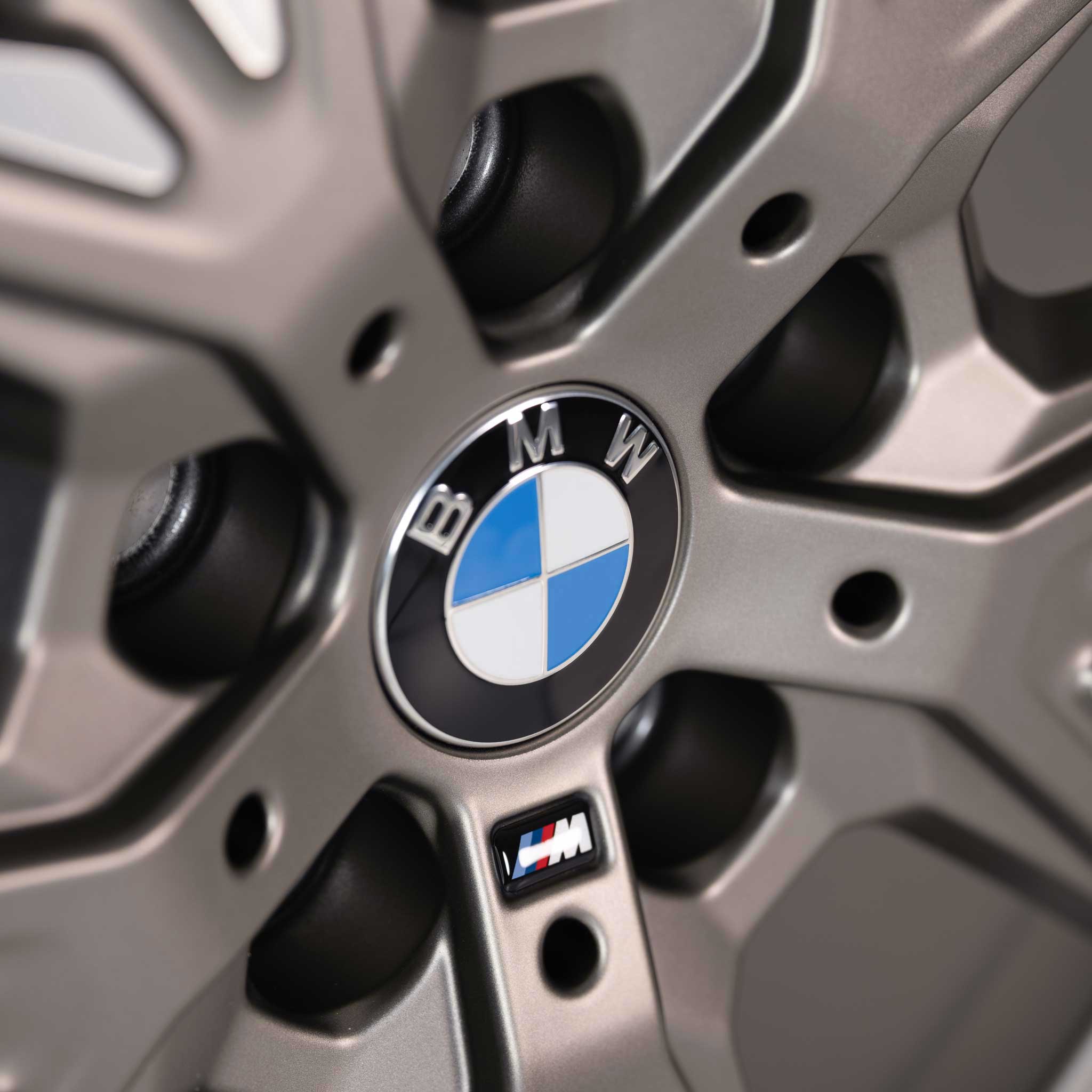 BMW 557M Cerium Grey with Bright Turned Alloy Wheel Product Image #4