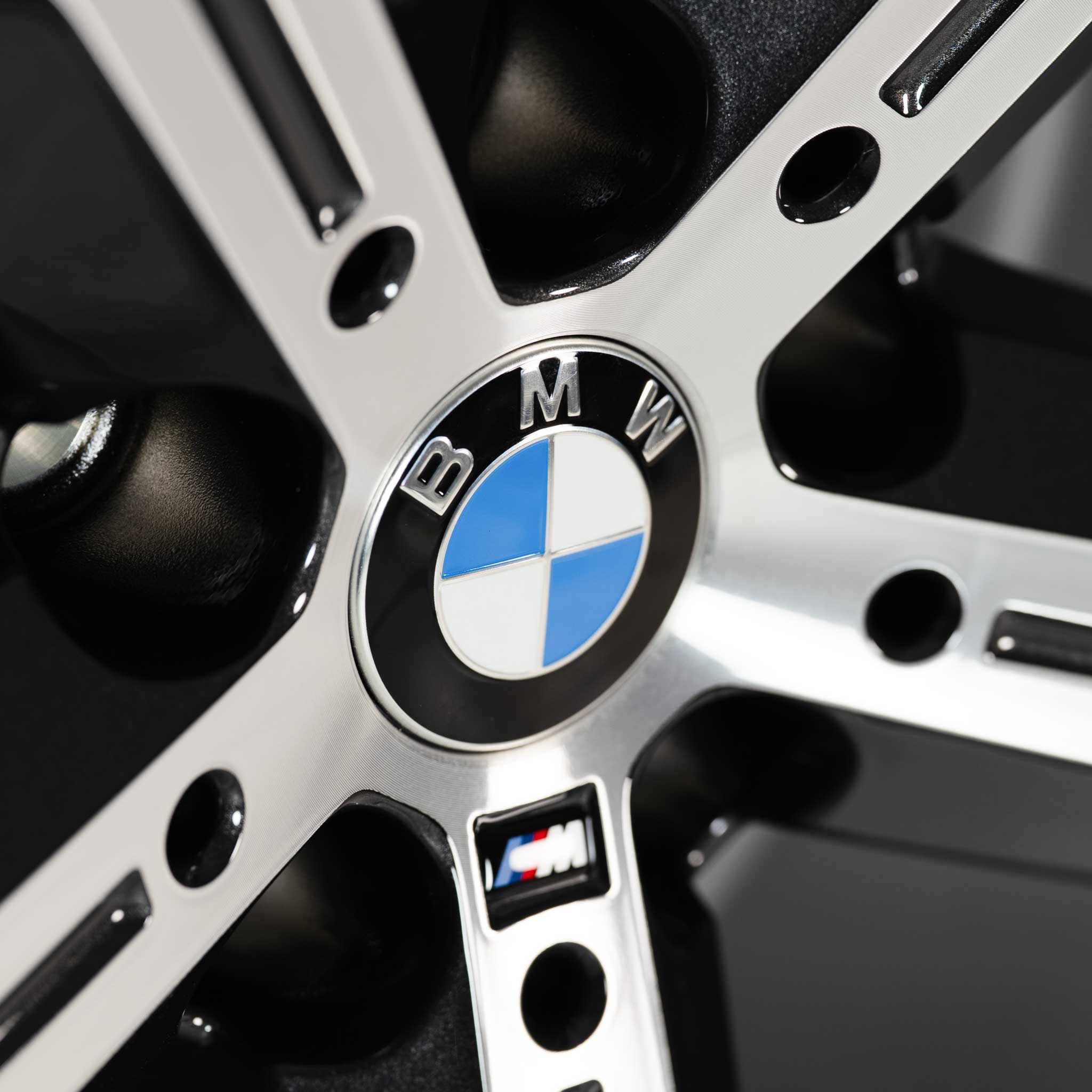 BMW 741M Orbit Grey with Bright Turned Alloy Wheel Product Image #4