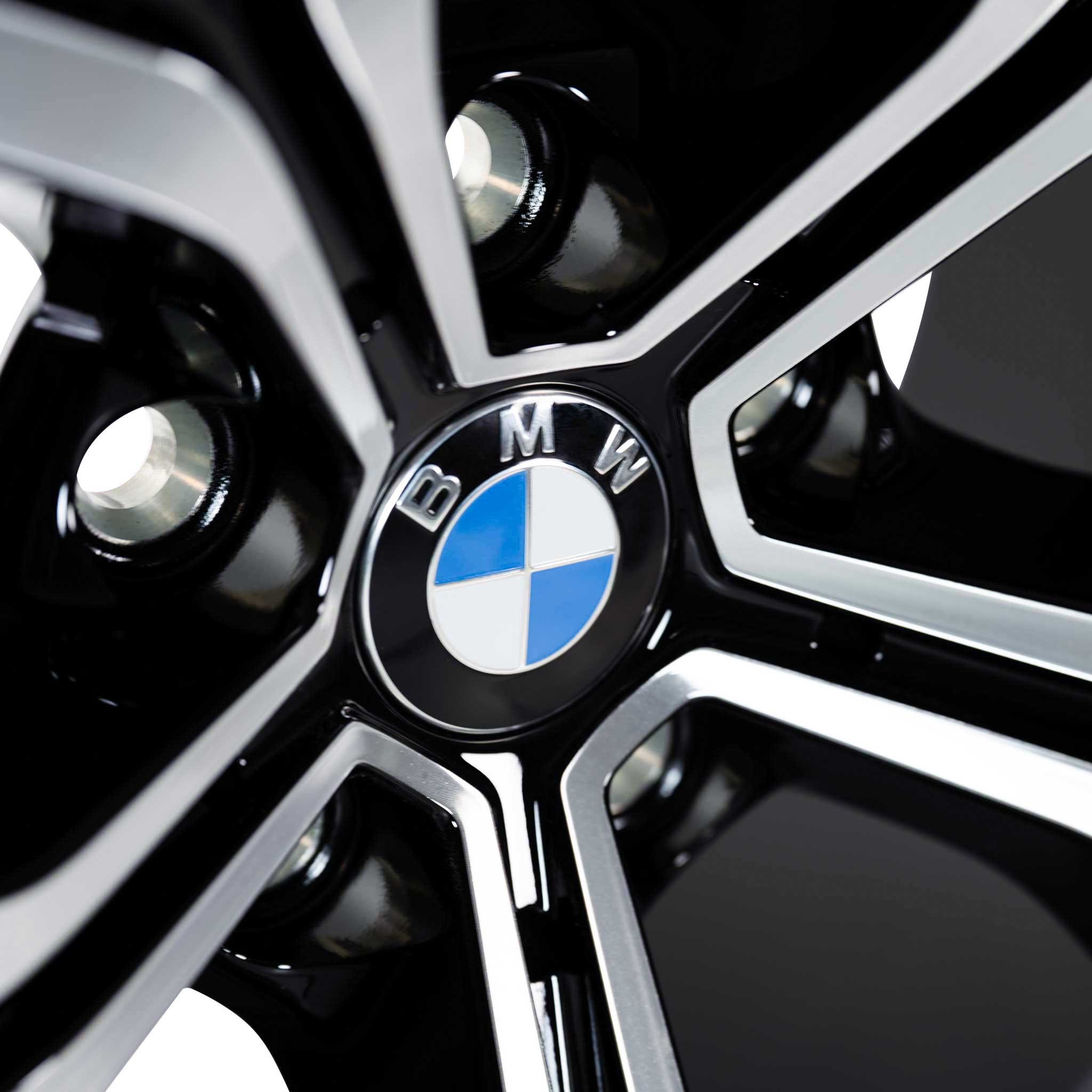 BMW 845M Jet Black with Bright Turned Alloy Wheel Product Image #4