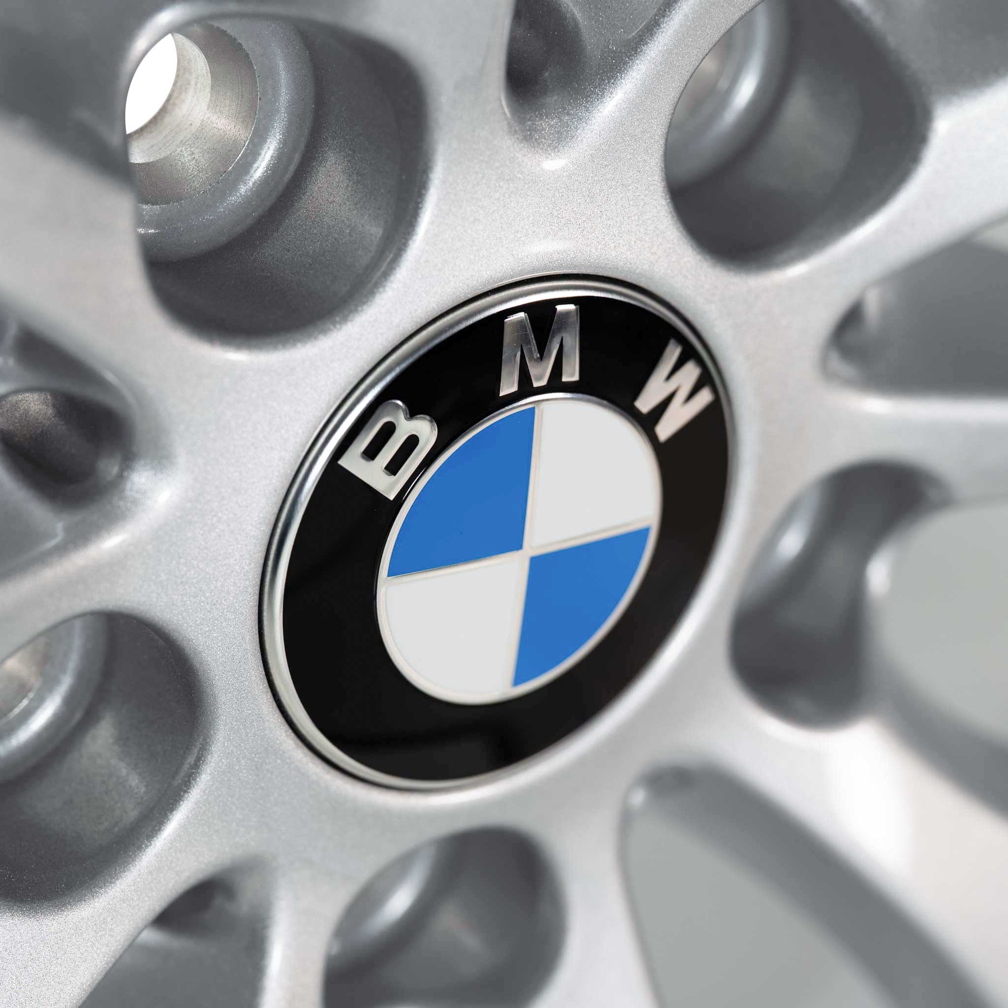 BMW 380 Silver Alloy Wheel Product Image #4