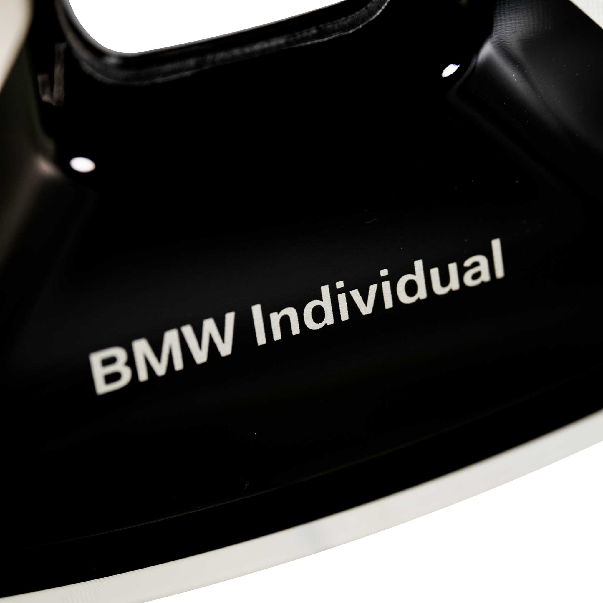 BMW 954i Jet Black Solid with Bright Turned Alloy Wheel Product Image #5