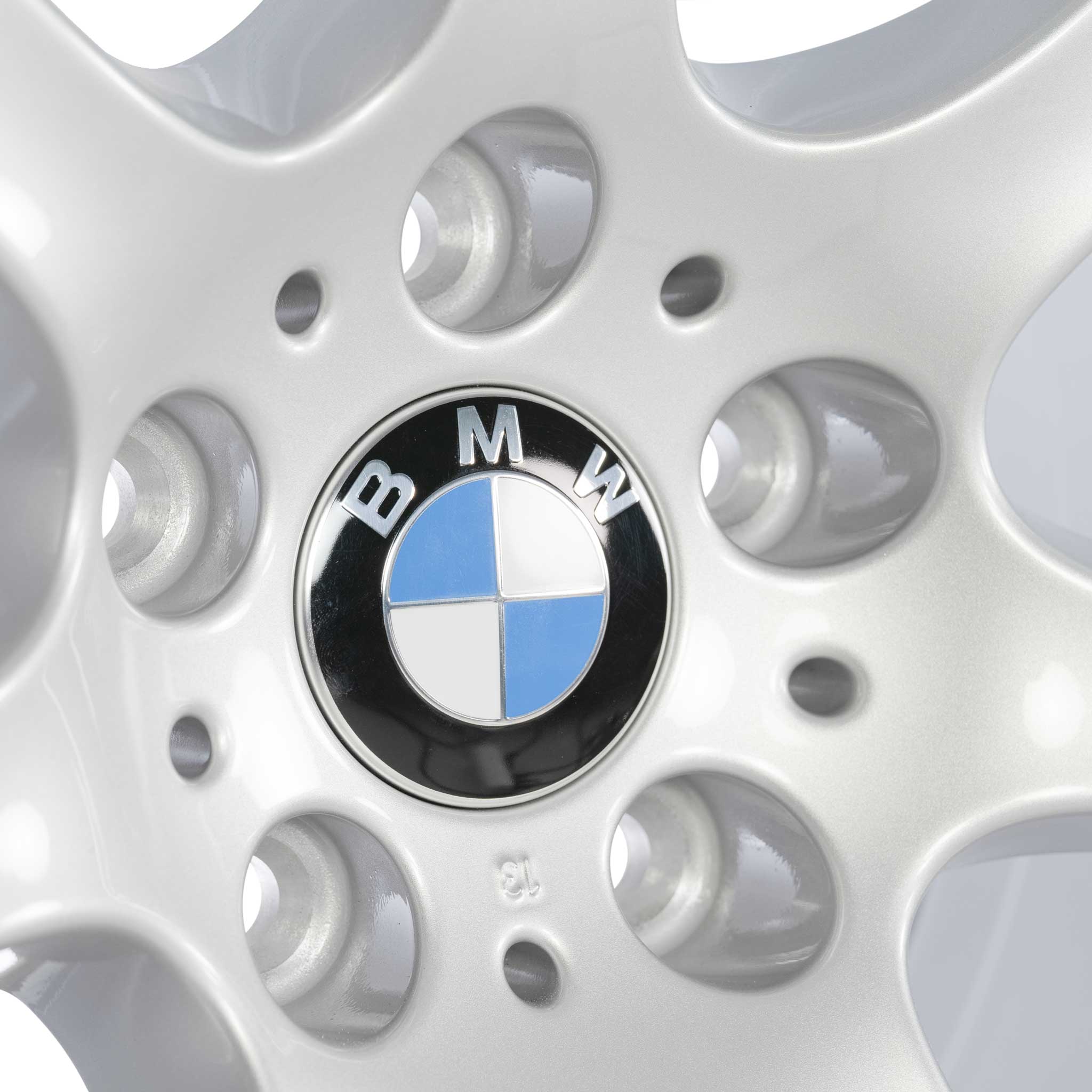 BMW 124 Silver Alloy Wheel Product Image #4