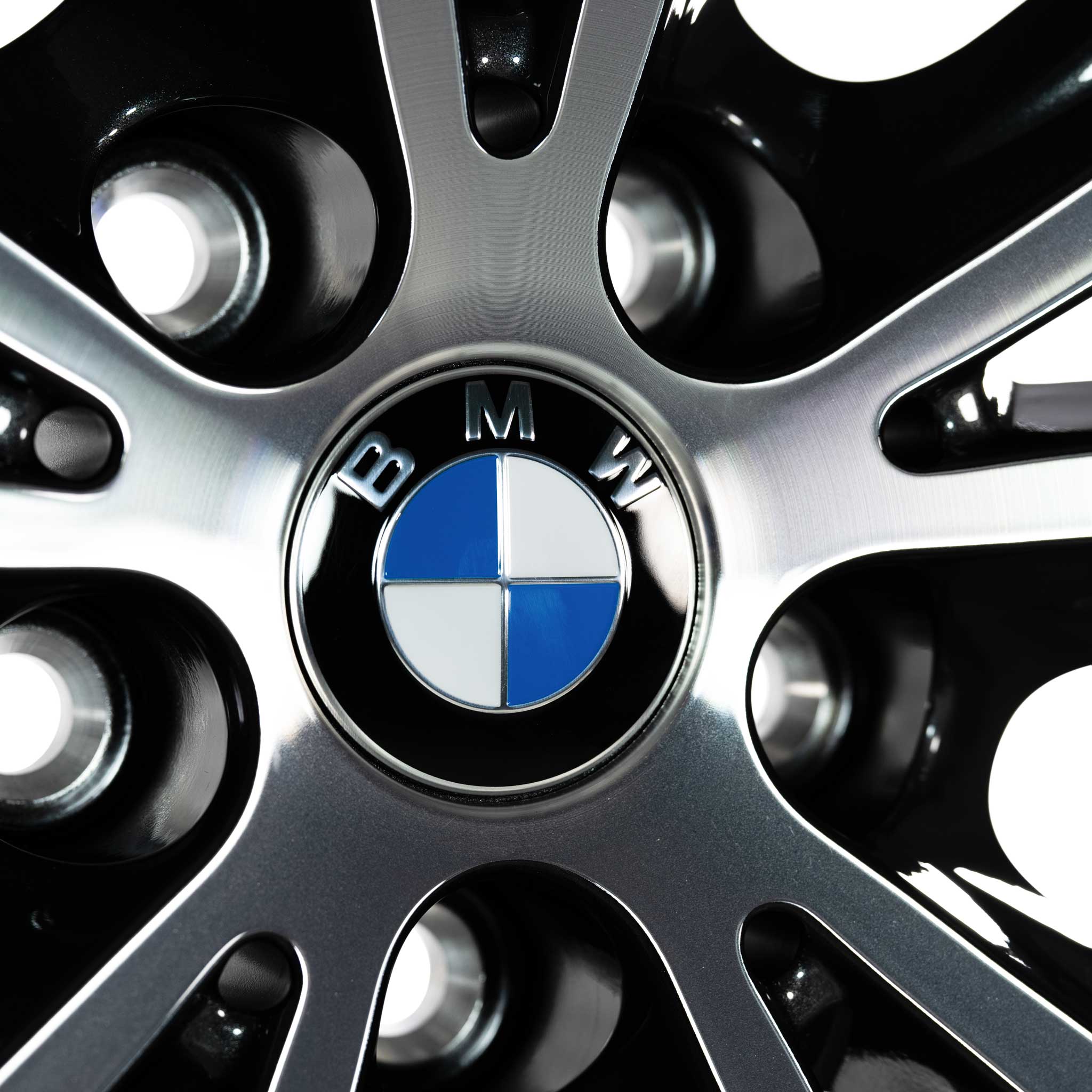 BMW 695 Orbit Grey with Bright Turned Alloy Wheel Product Image #4