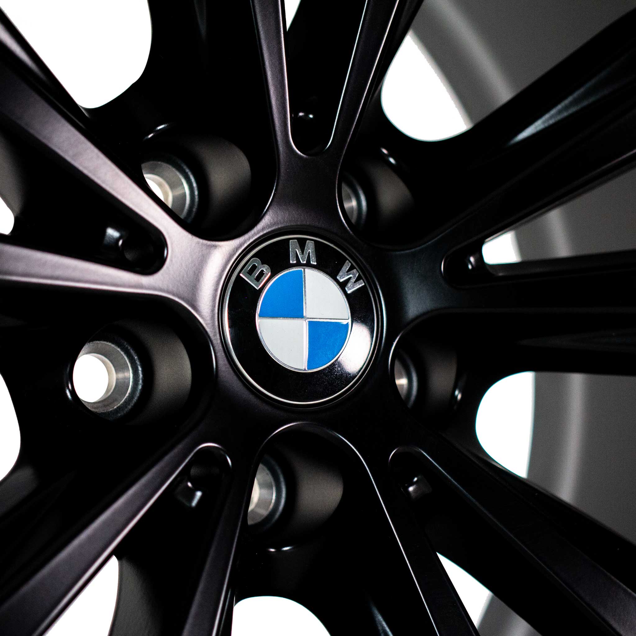 BMW 695 Matt Black Alloy Wheel Product Image #4