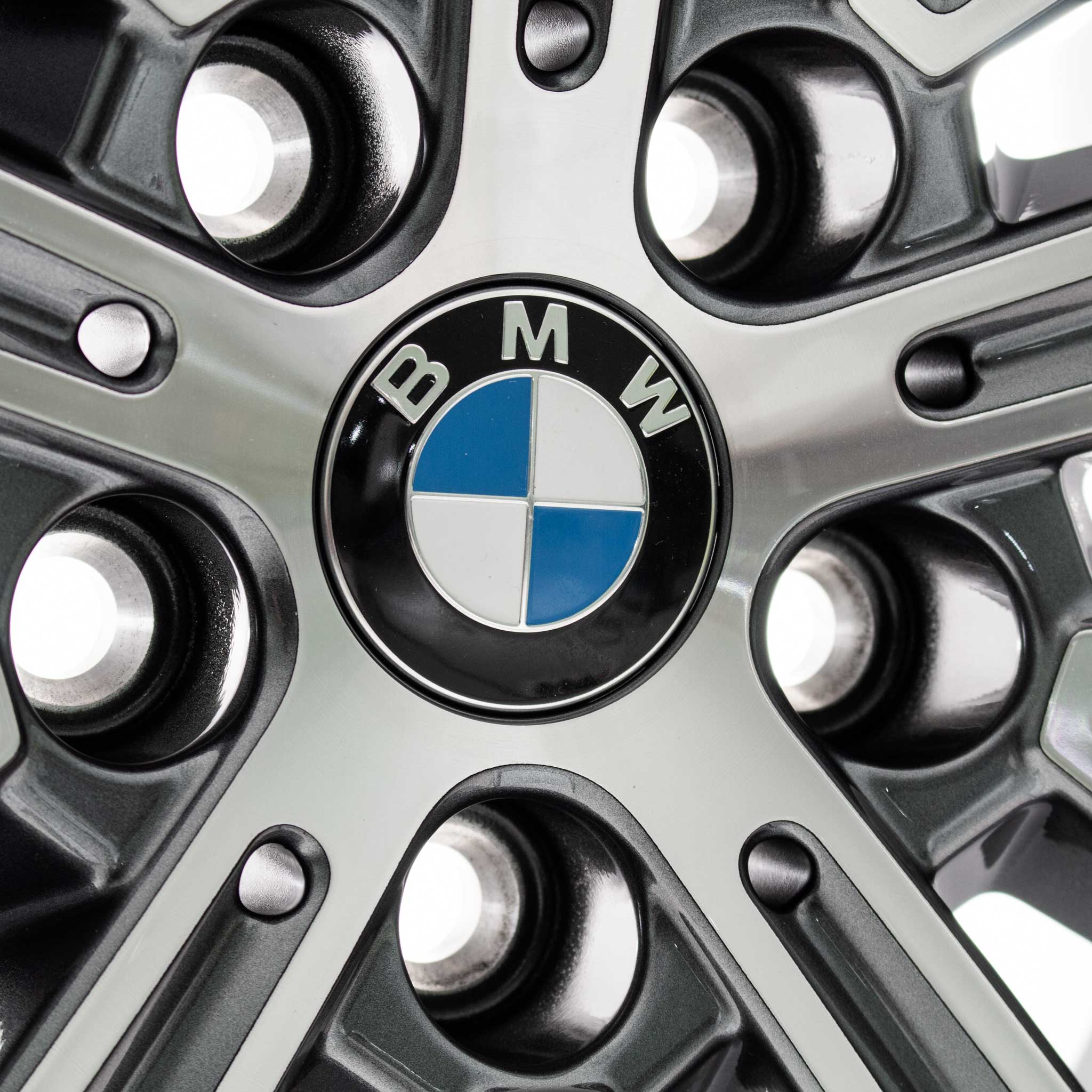 BMW 833 Gunmetal Grey with Bright Turned and Silver Inserts Alloy Wheel Product Image #4