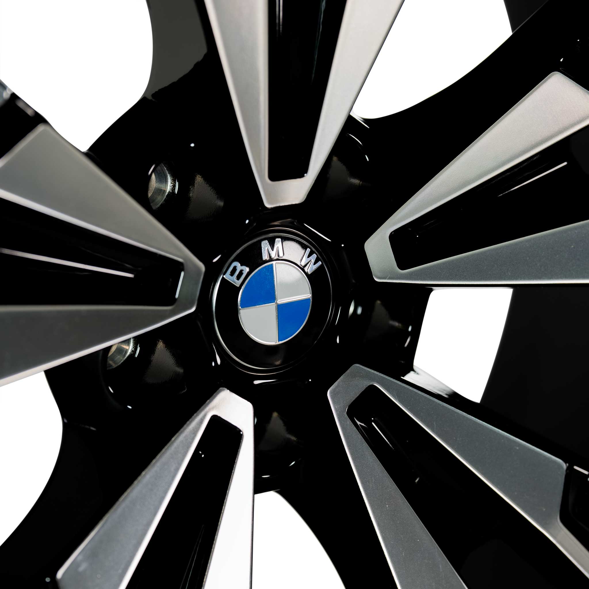 BMW 914I Jet Black with Bright Turned Alloy Wheel Product Image #4