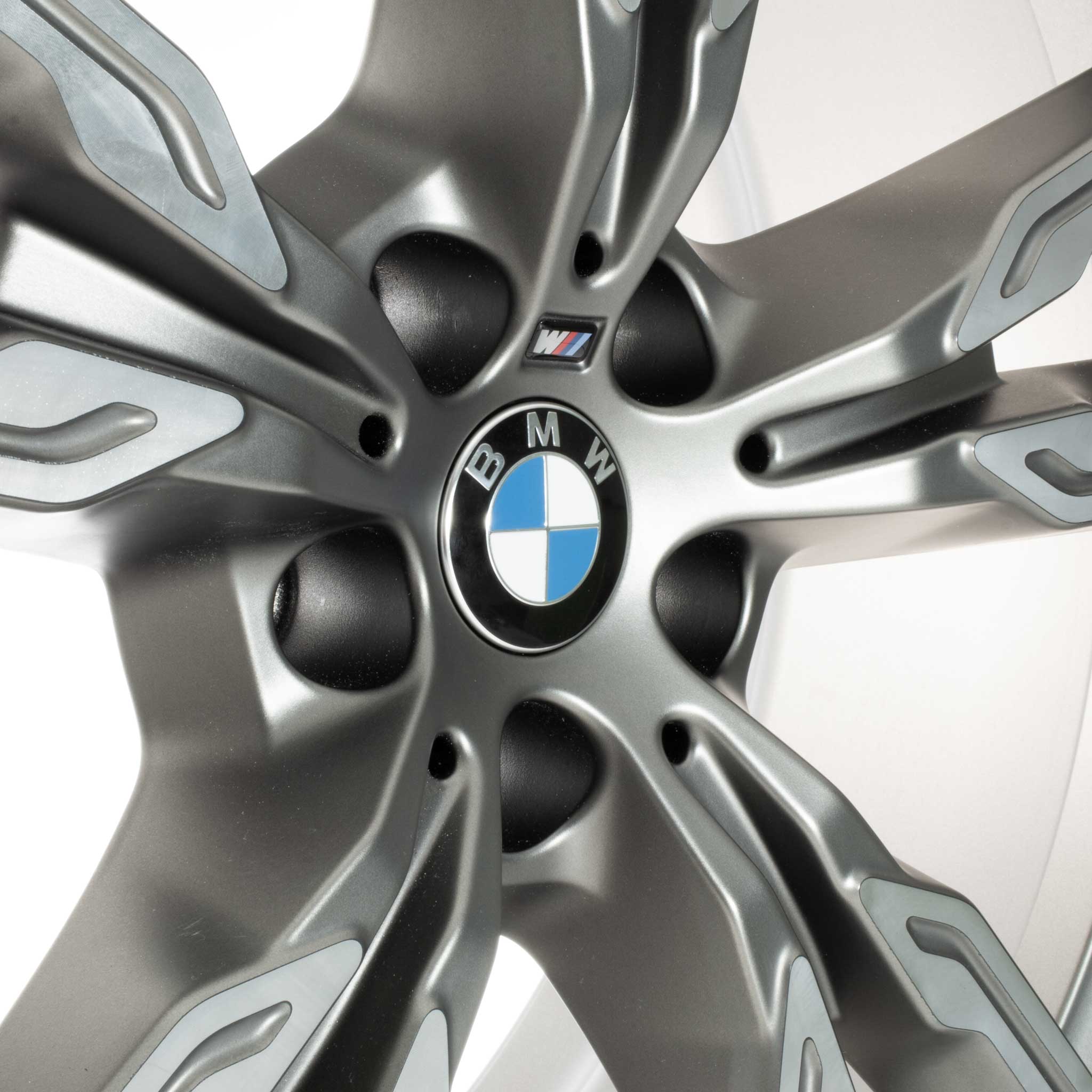 BMW 747M Cerium Grey with Bright Turned Alloy Wheel Product Image #5