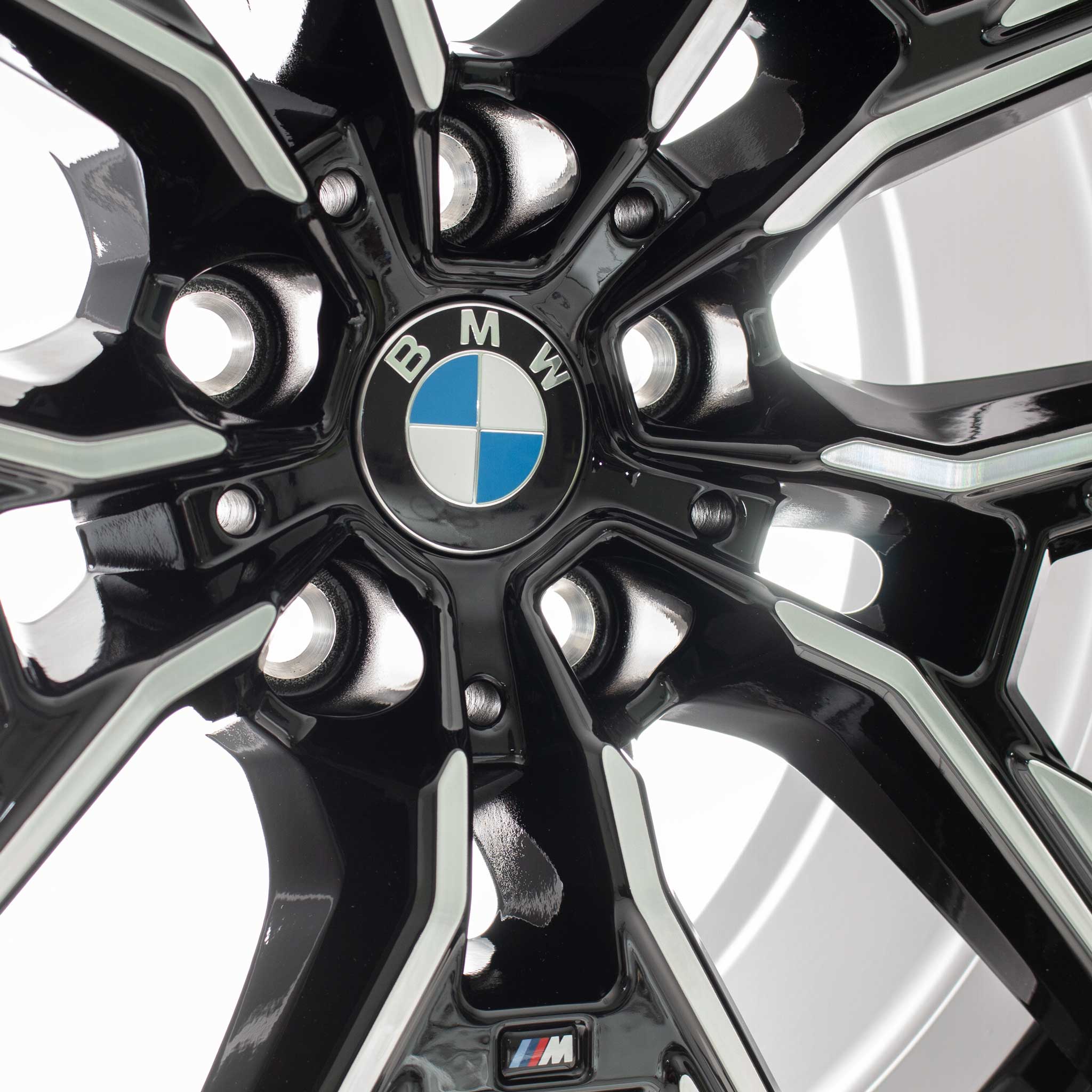 BMW 859M Jet Black with Bright Turned Alloy Wheel Product Image #4