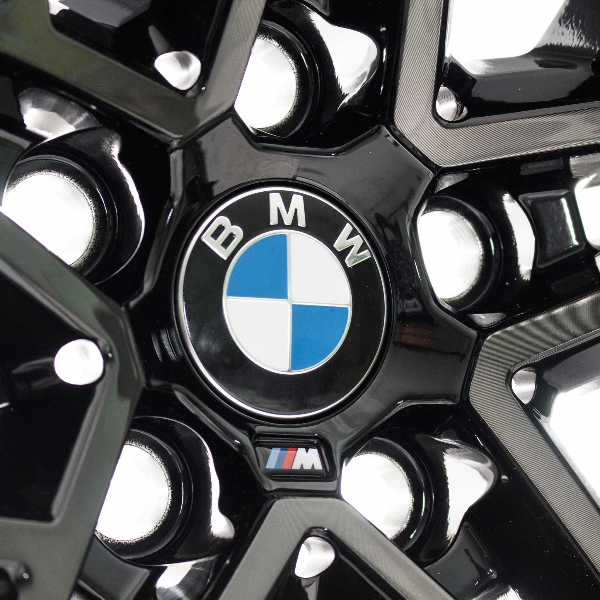 BMW 892M Jet Black with Bright Turned Alloy Wheel Product Image #4