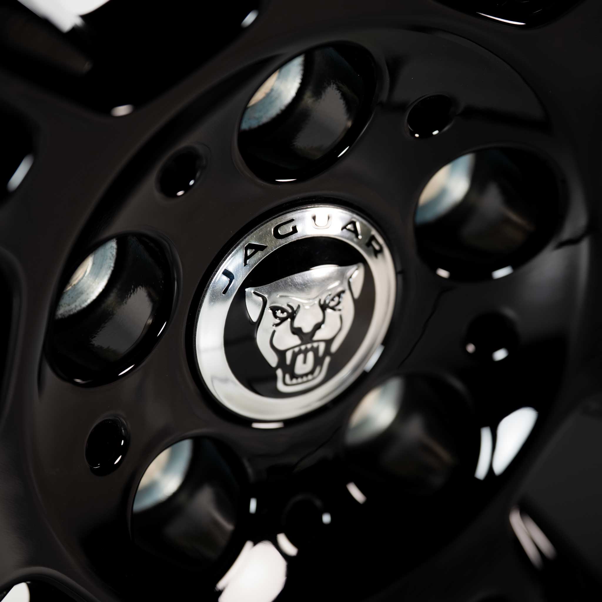 Jaguar Chalice #7011 Gloss Black Alloy Wheel Product Image #4