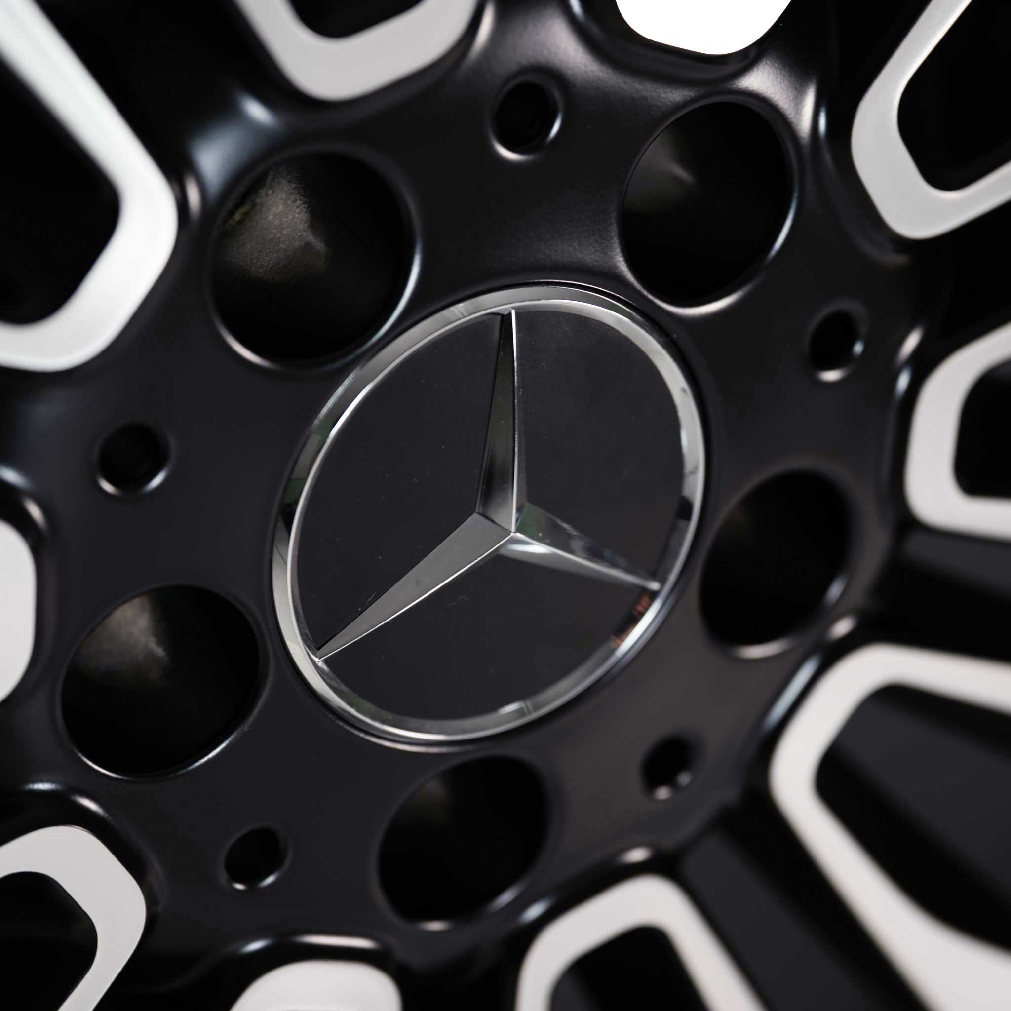 Mercedes Multispoke [205-18] Matt Black with High Sheen Alloy Wheel Product Image #4