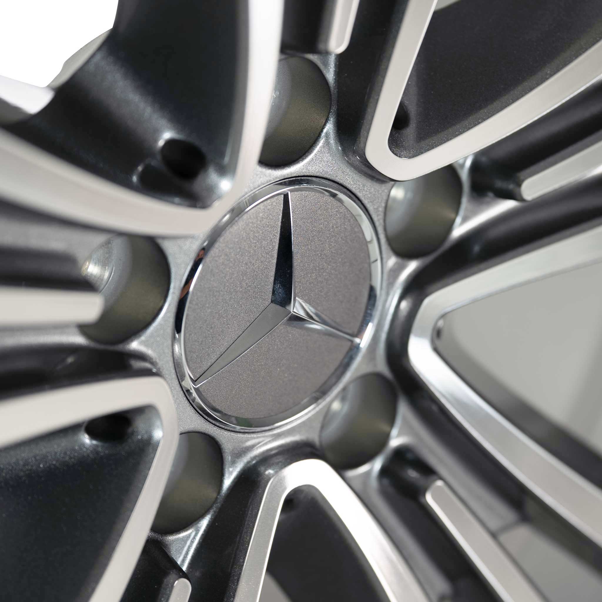 Mercedes 5 Triple Spoke [217-19] Himalaya Grey with High Sheen Alloy Wheel Product Image #4