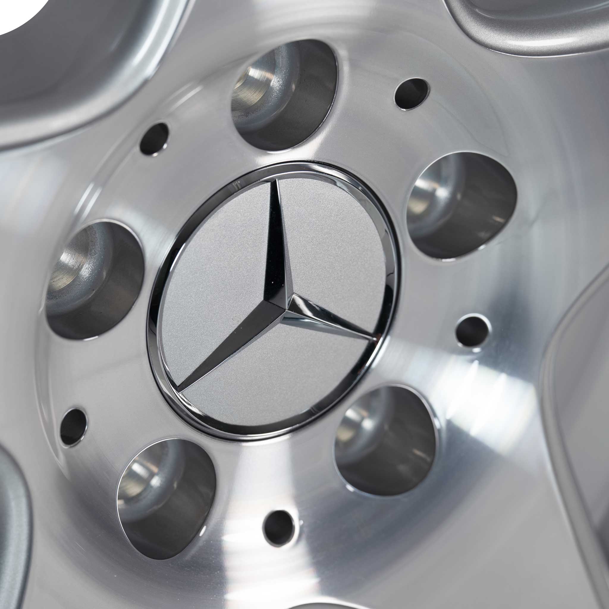 Mercedes Algieba [203-16] Standard Silver with High Sheen Alloy Wheel Product Image #4