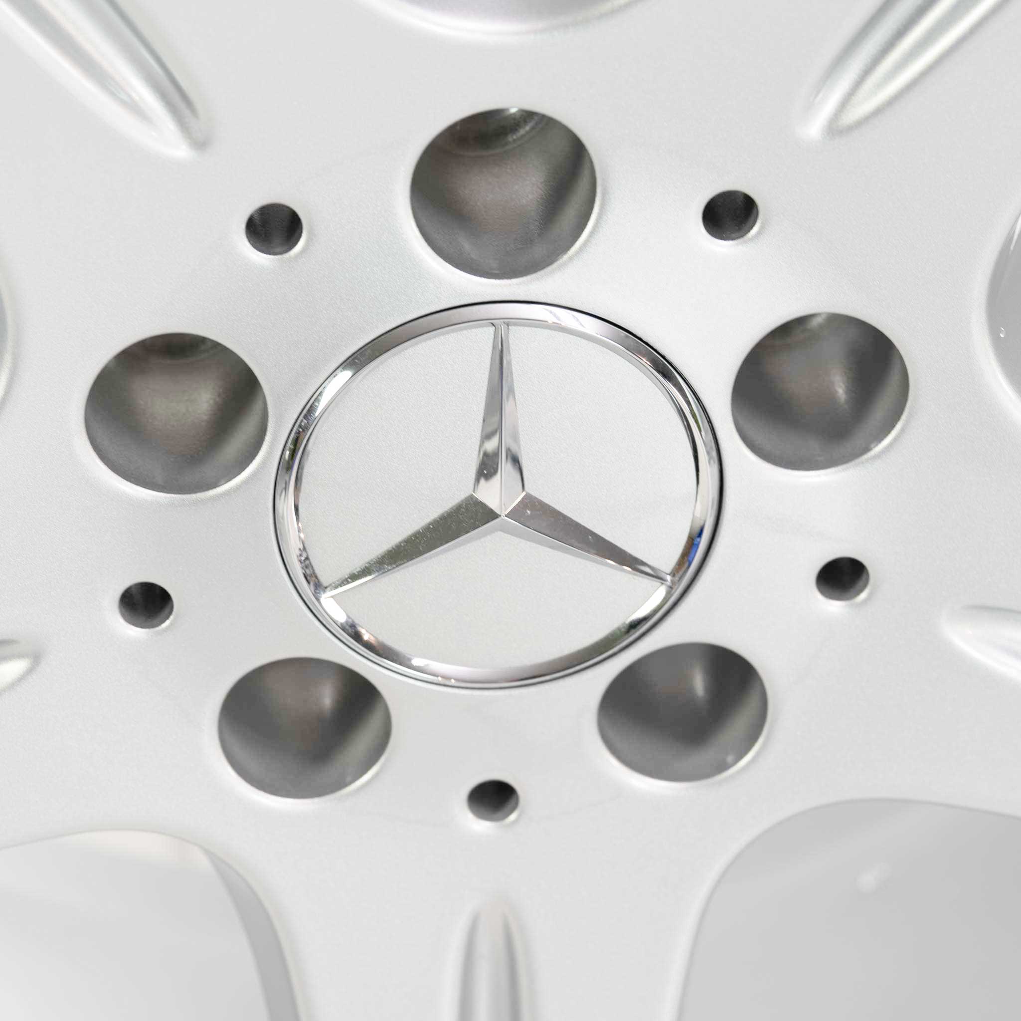 Mercedes 5 Spoke [219-18] Titanium Silver Alloy Wheel Product Image #4