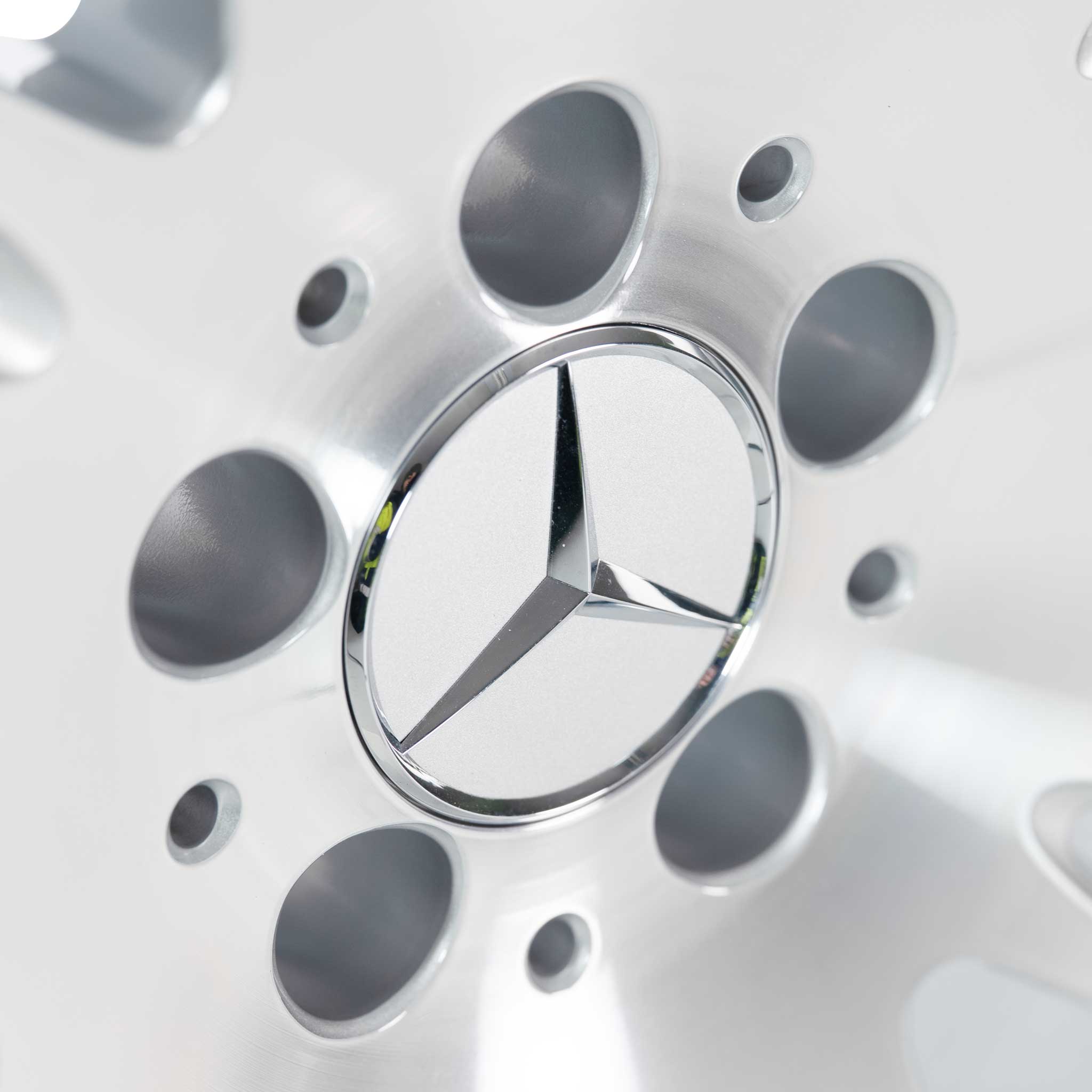 Mercedes 10 Twin Spoke [211-18] Titanium Silver with High Sheen Alloy Wheel Product Image #4