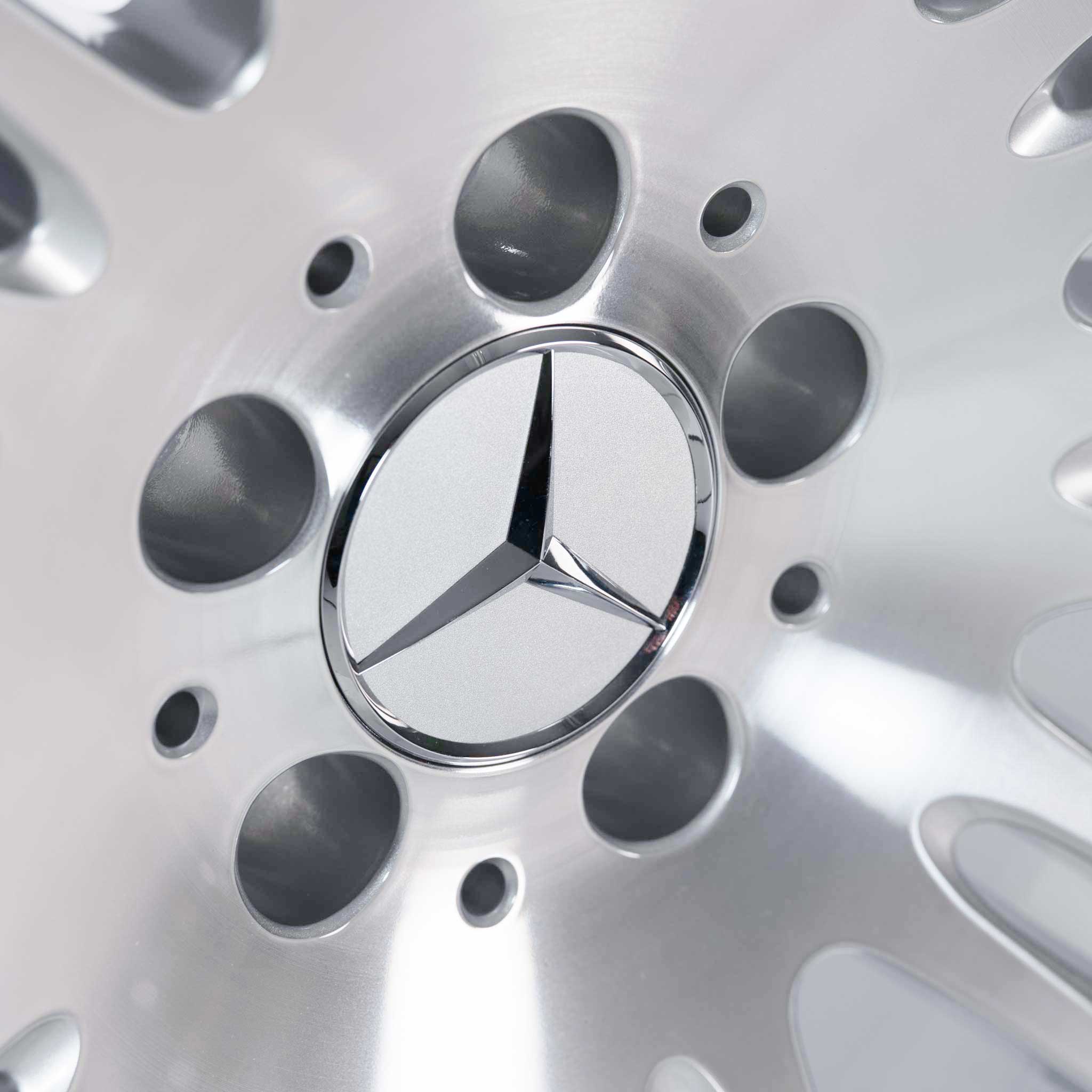 Mercedes 10 Twin Spoke [211-18] Titanium Silver with High Sheen Alloy Wheel Product Image #4