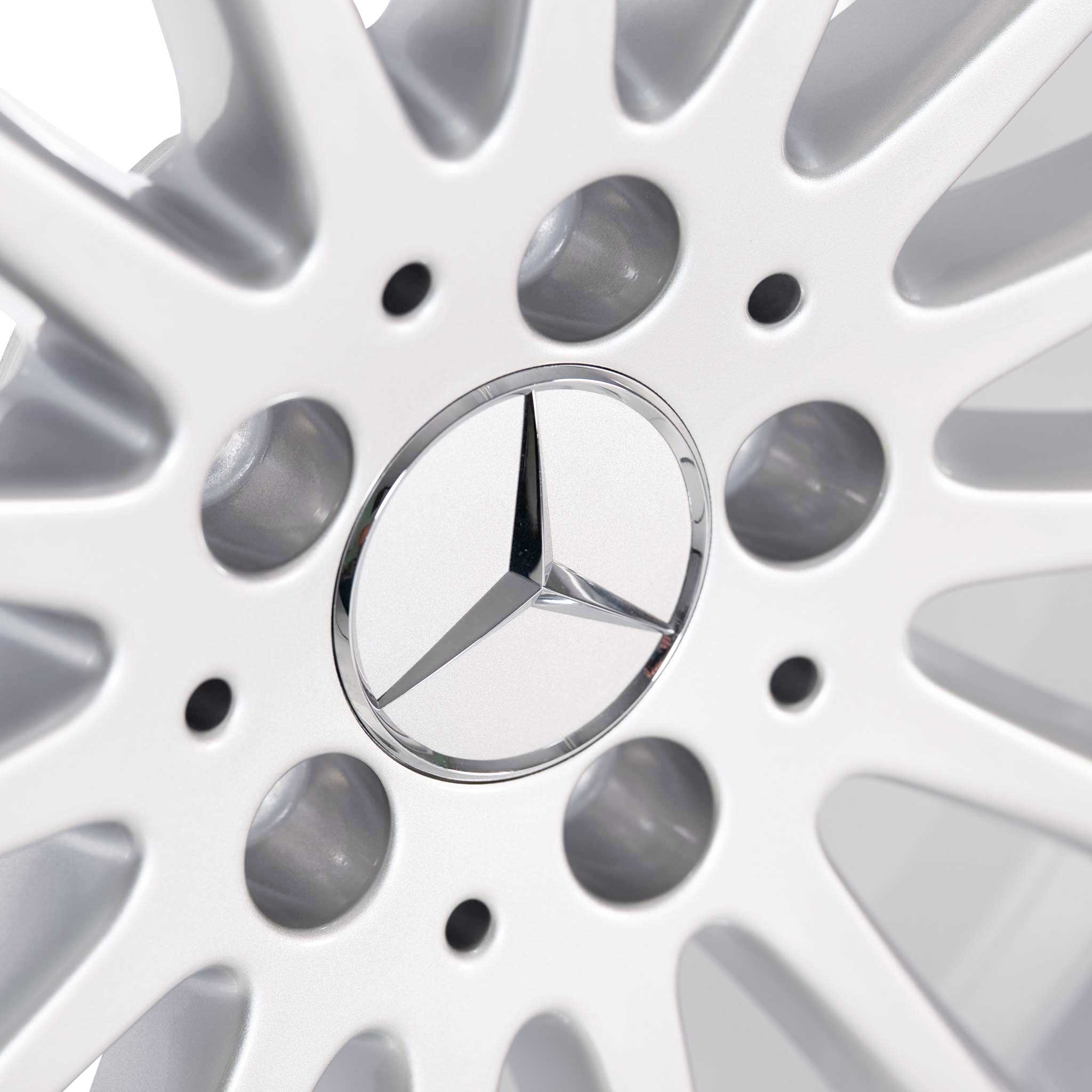 Mercedes 15 Spoke [218-18] Titanium Silver Alloy Wheel Product Image #4