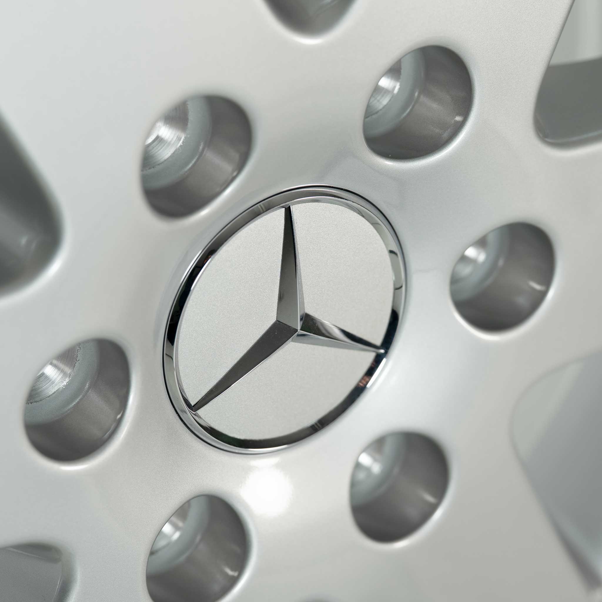 Mercedes 6 Spoke [906-16] White Aluminium Alloy Wheel Product Image #4