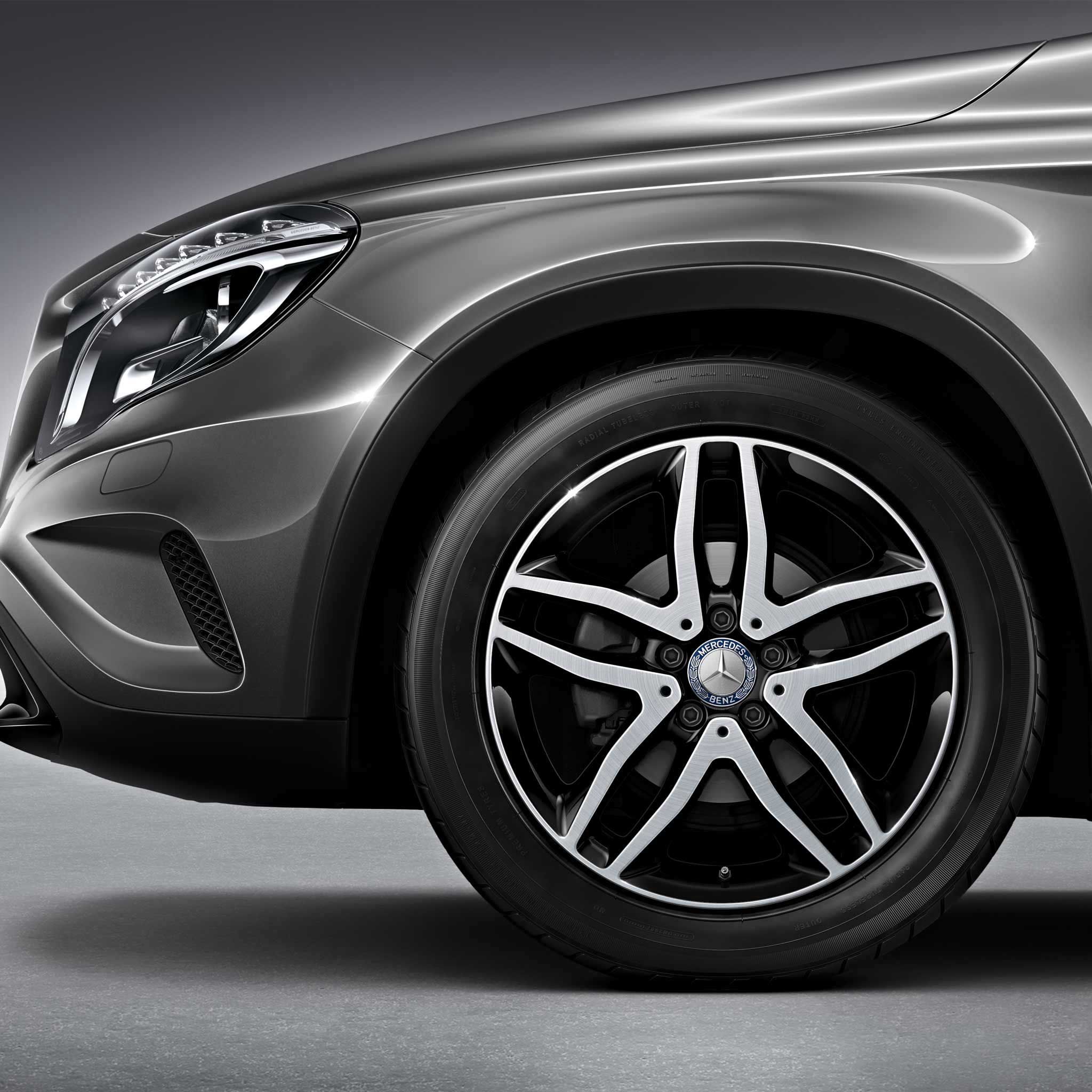 Mercedes 5 Twin Spoke [156-18] Gloss Black with High Sheen Alloy Wheel Product Image #4