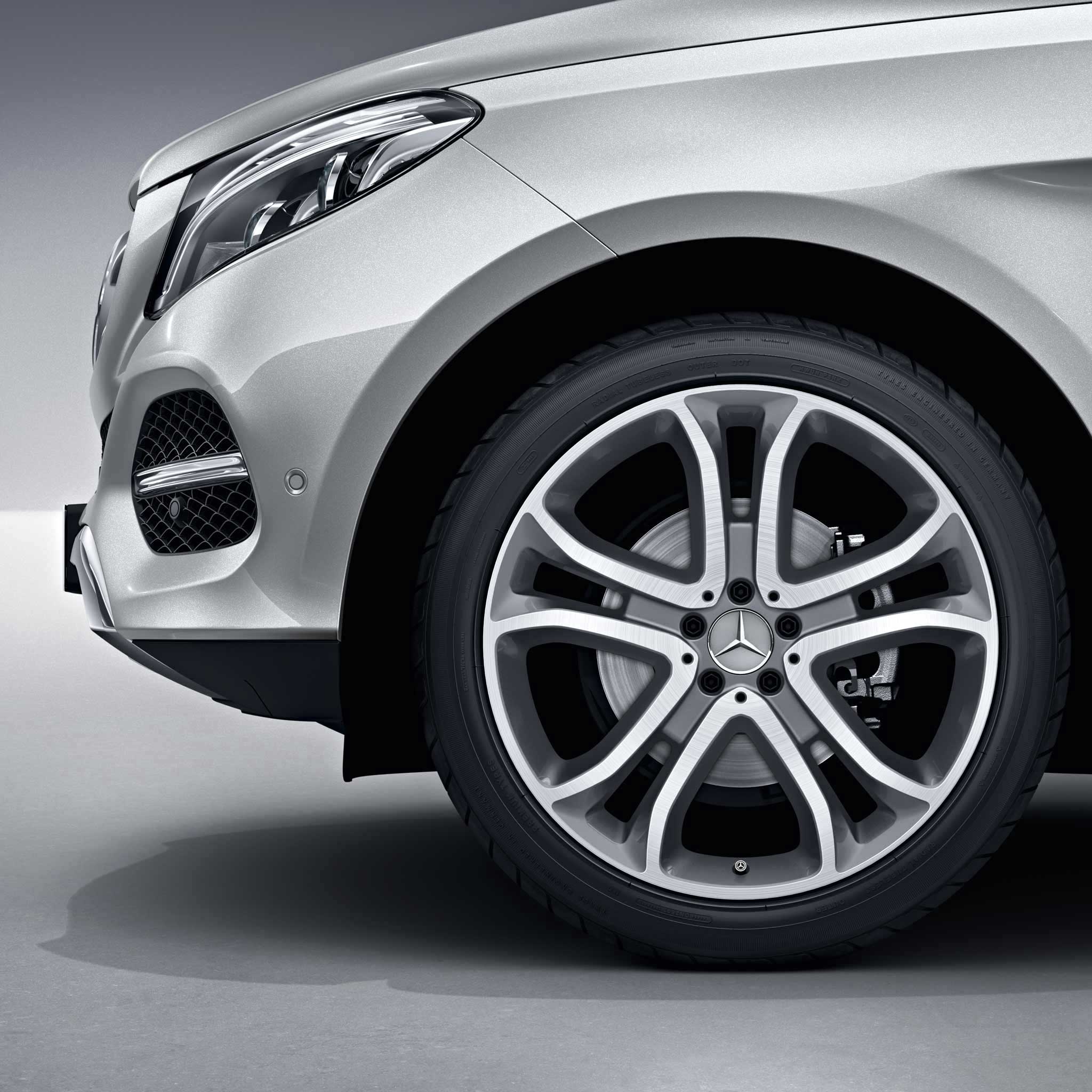 Mercedes 5 Twin Spoke [166-21] Himalaya Grey with High Sheen Alloy Wheel Product Image #4