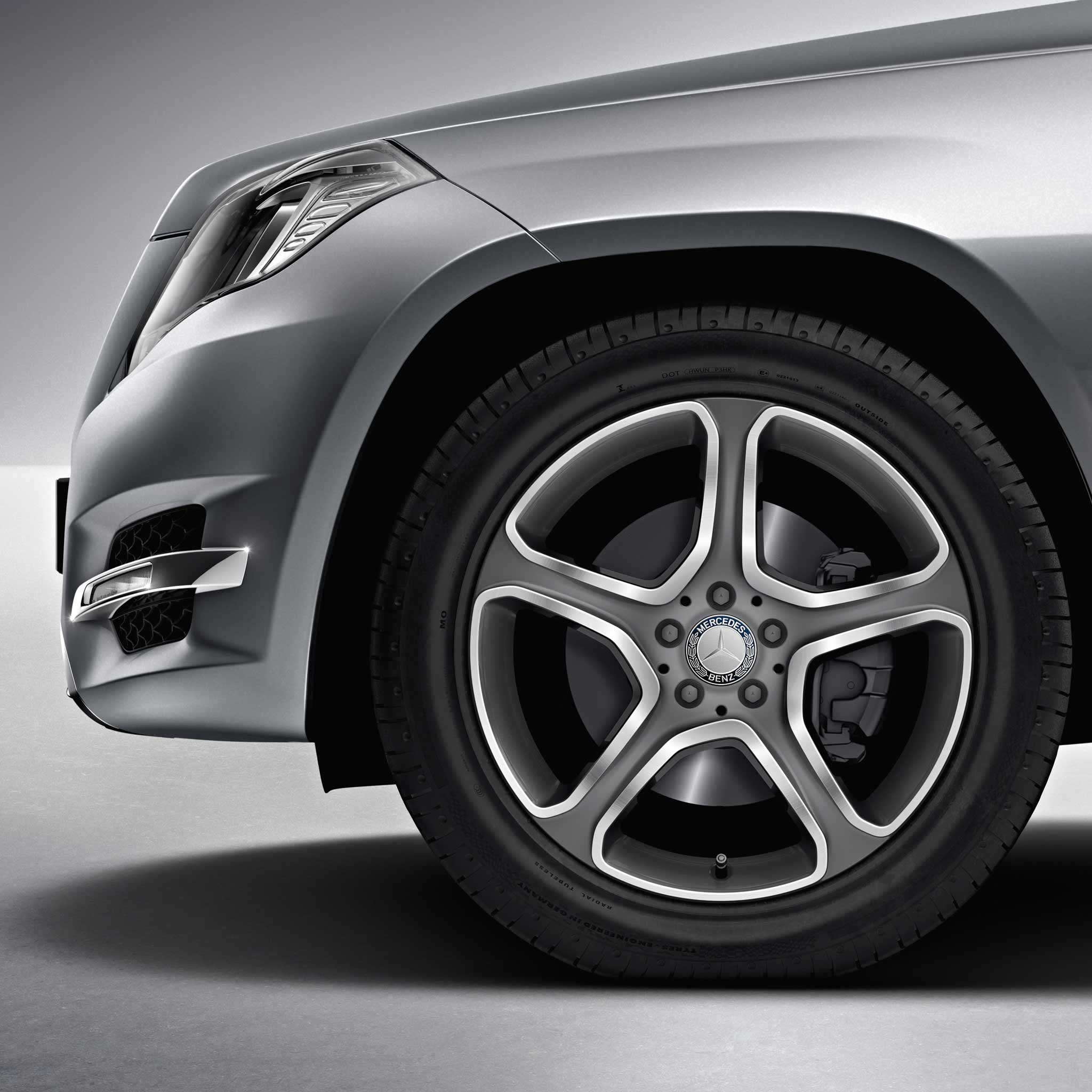 Mercedes 5 Spoke [204-19] Himalaya Grey with High Sheen Alloy Wheel Product Image #4