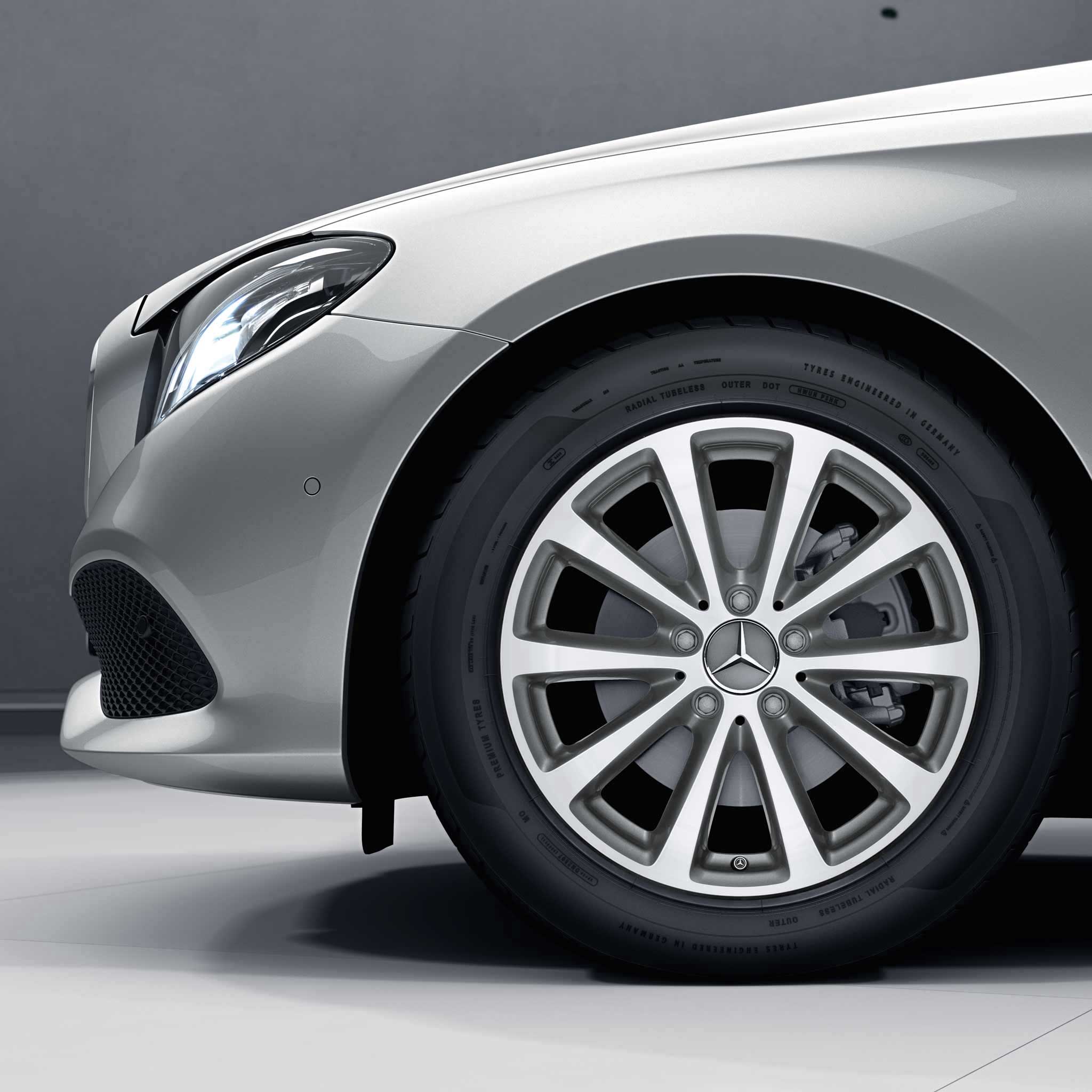 Mercedes Multispoke [213-17] Himalaya Grey with High Sheen Alloy Wheel Product Image #3