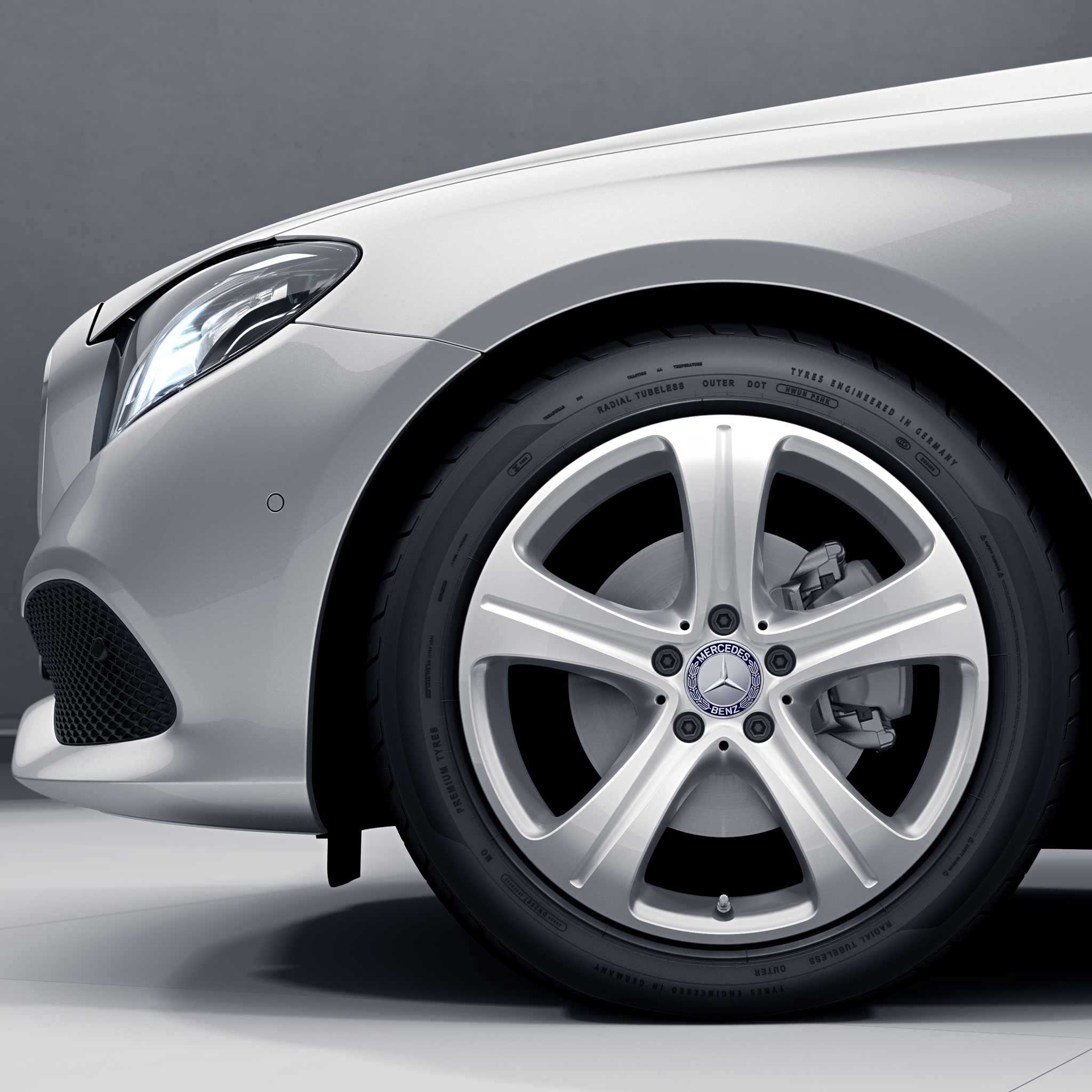 Mercedes 5 Spoke [213-18] Vanadium Silver Alloy Wheel Product Image #3