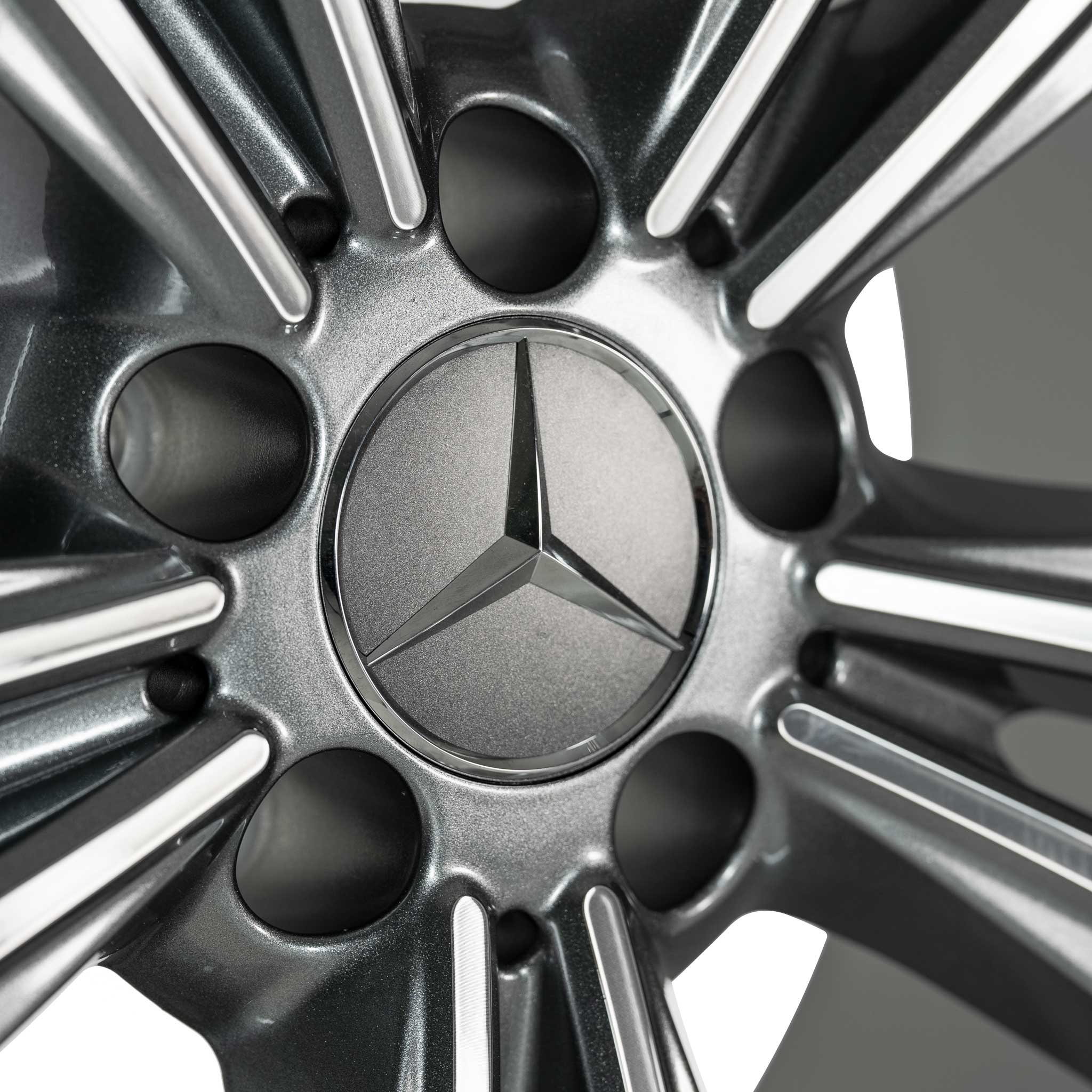 Mercedes 5 Twin Spoke [218-19] Himalaya Grey with High Sheen Alloy Wheel Product Image #4