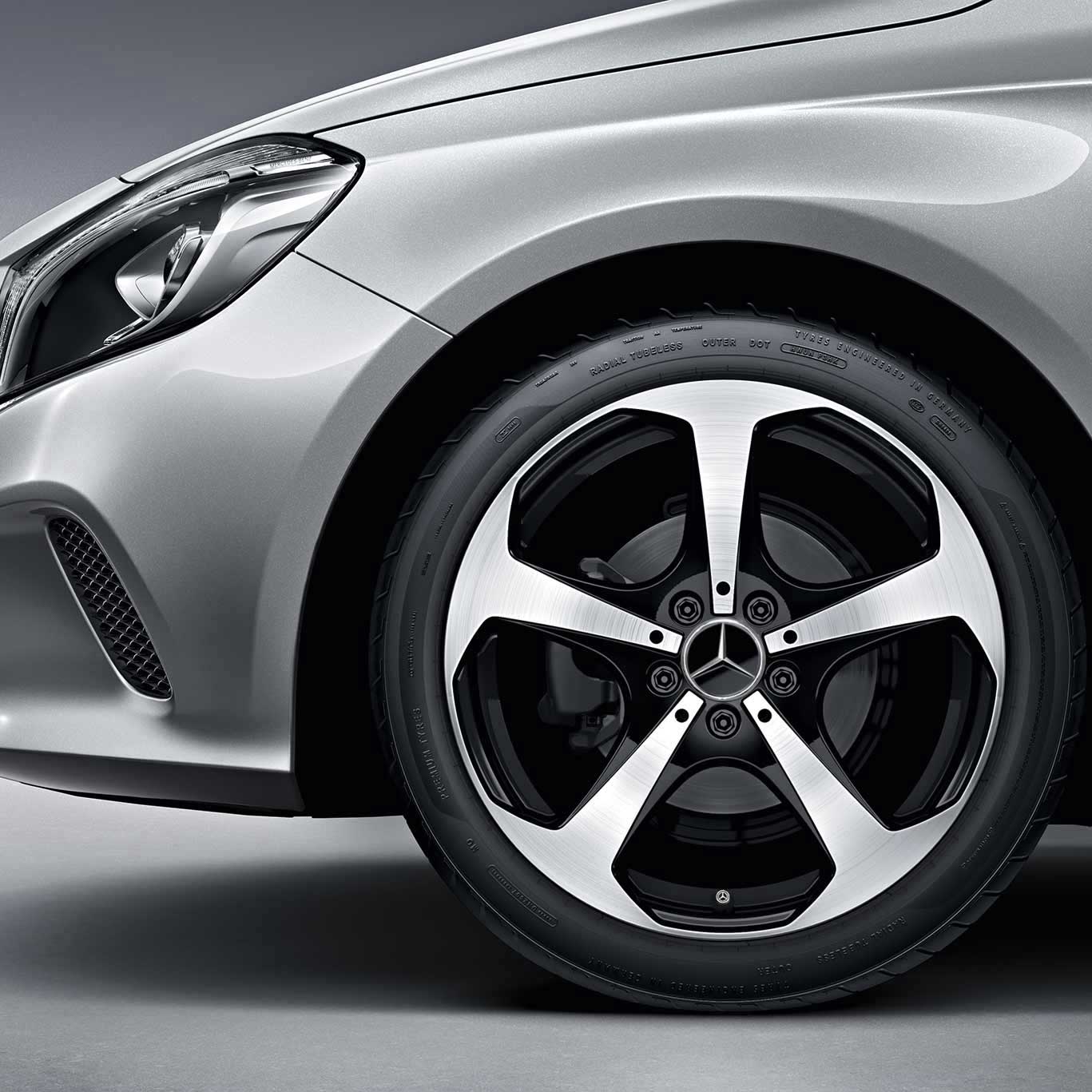 Mercedes 5 Twin Spoke [246-18] Gloss Black with High Sheen Alloy Wheel Product Image #2