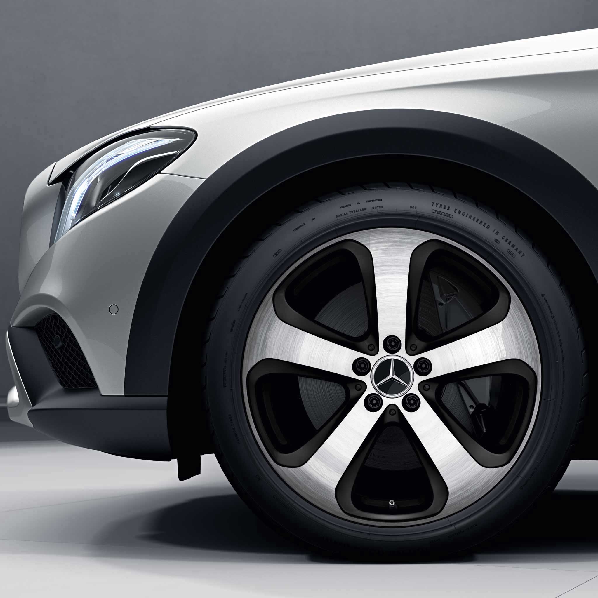 Mercedes 5 Spoke [253-19] Gloss Black with High Sheen Alloy Wheel Product Image #3
