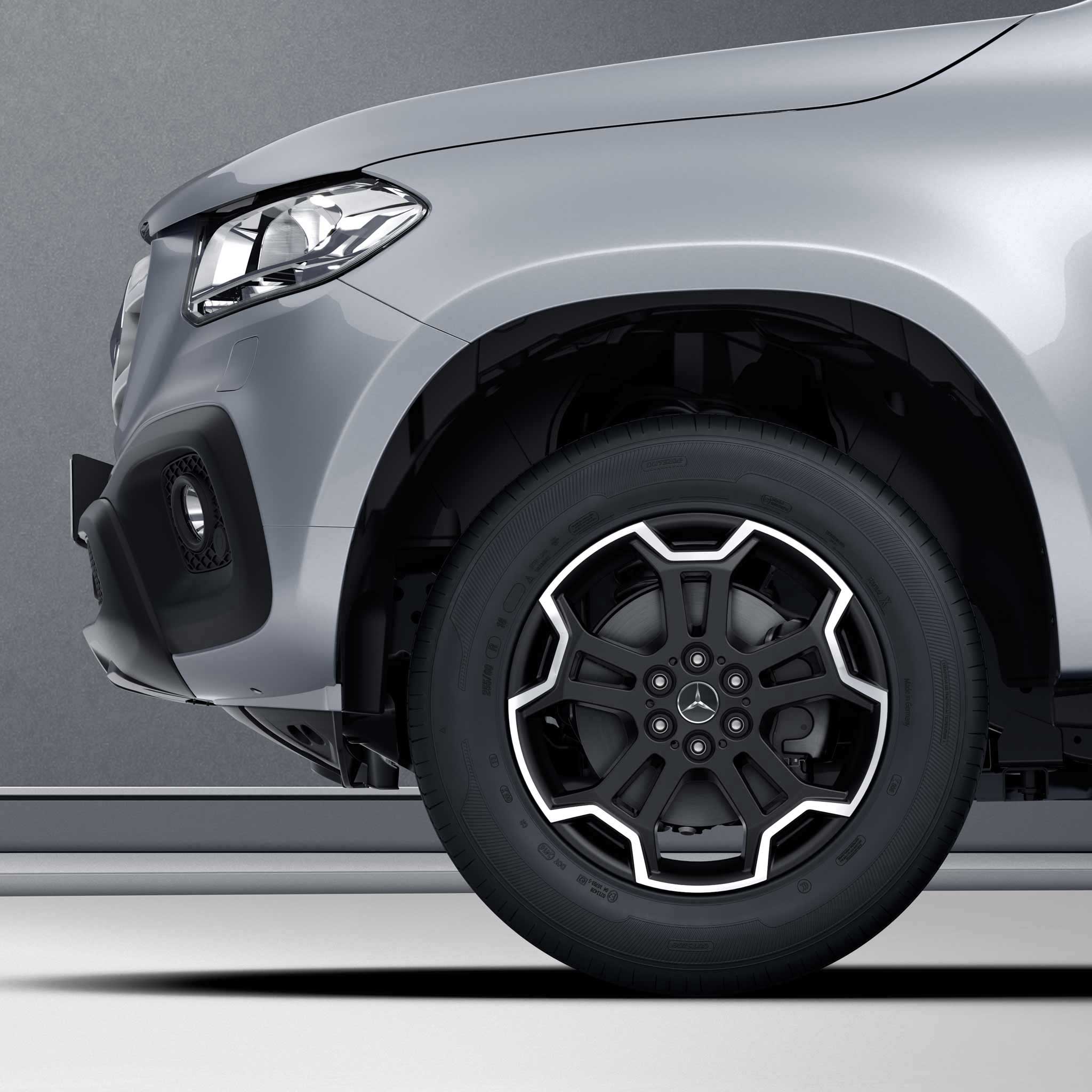 Mercedes 5 Twin Spoke [470-18] Black with High Sheen Alloy Wheel Product Image #2