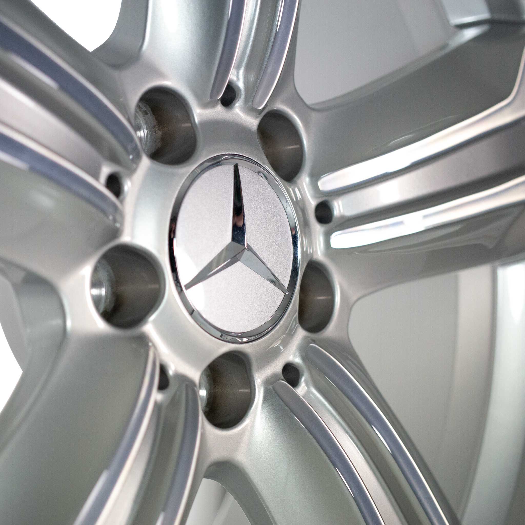 Mercedes Kiyali [221-20] Titanium Silver Alloy Wheel Product Image #4