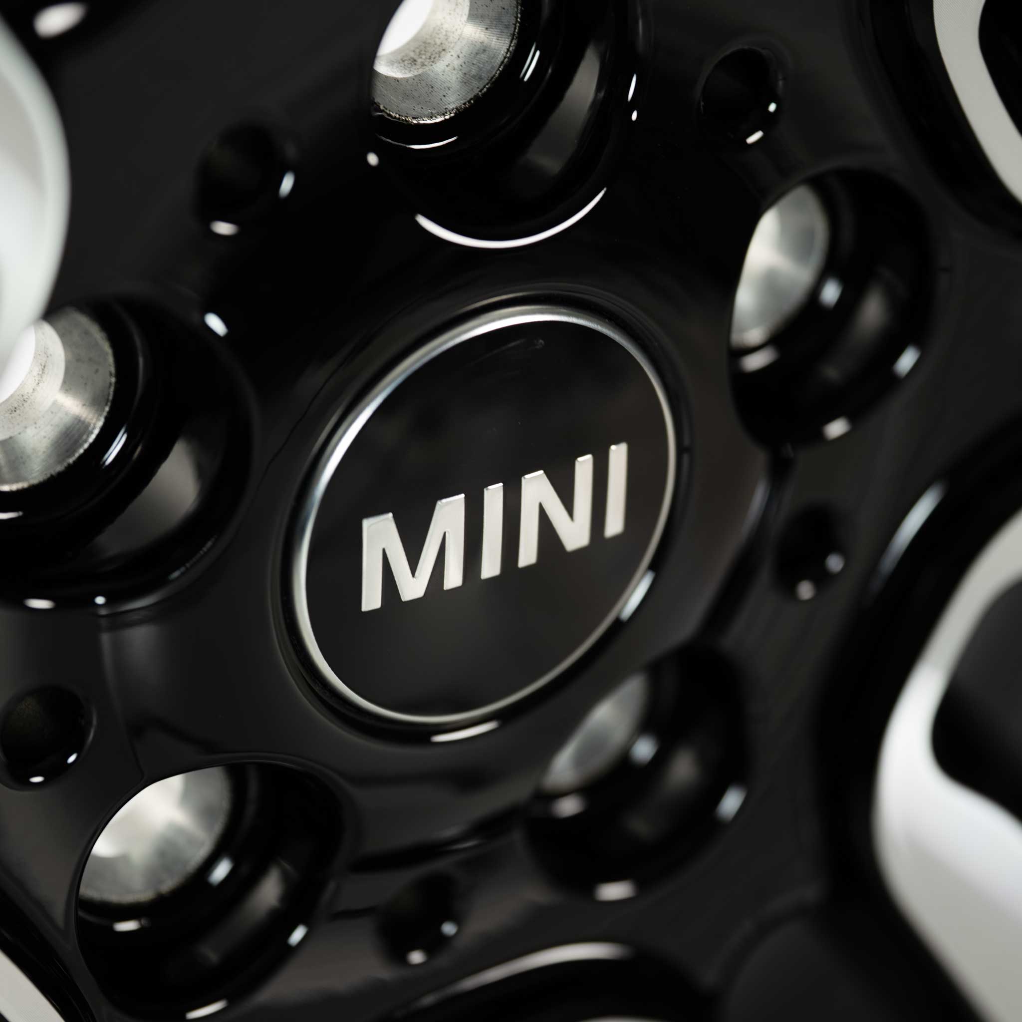 Mini 497 Seven Spoke Black with Bright Turned Alloy Wheel Product Image #4