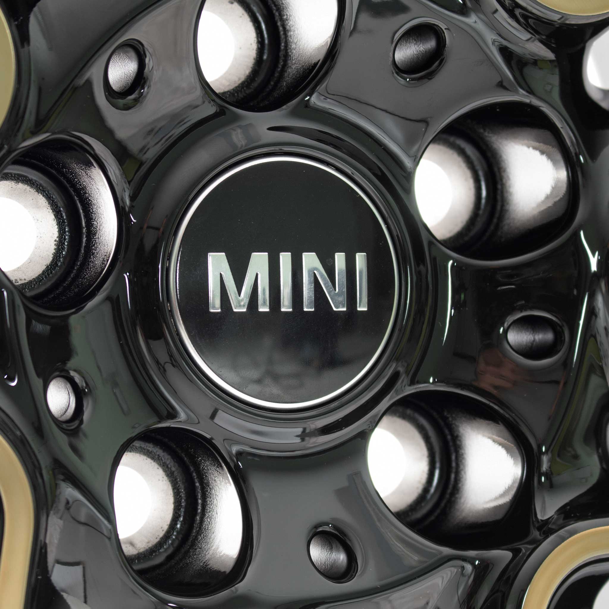 Mini 665 Untold Spoke Night Gold with Bright Turned Alloy Wheel Product Image #4