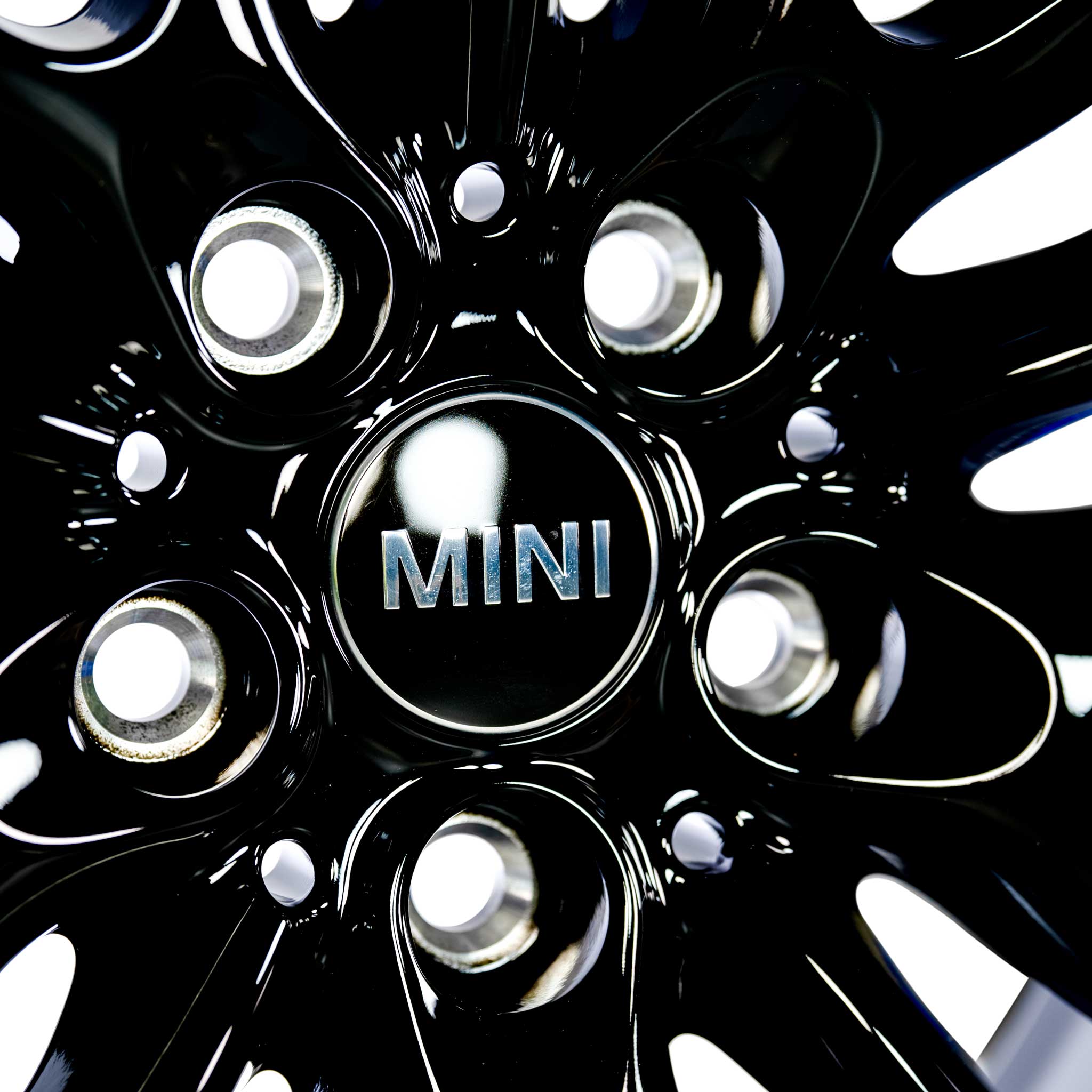 Mini 519 Net Spoke Jet Black Alloy Wheel Product Image #4