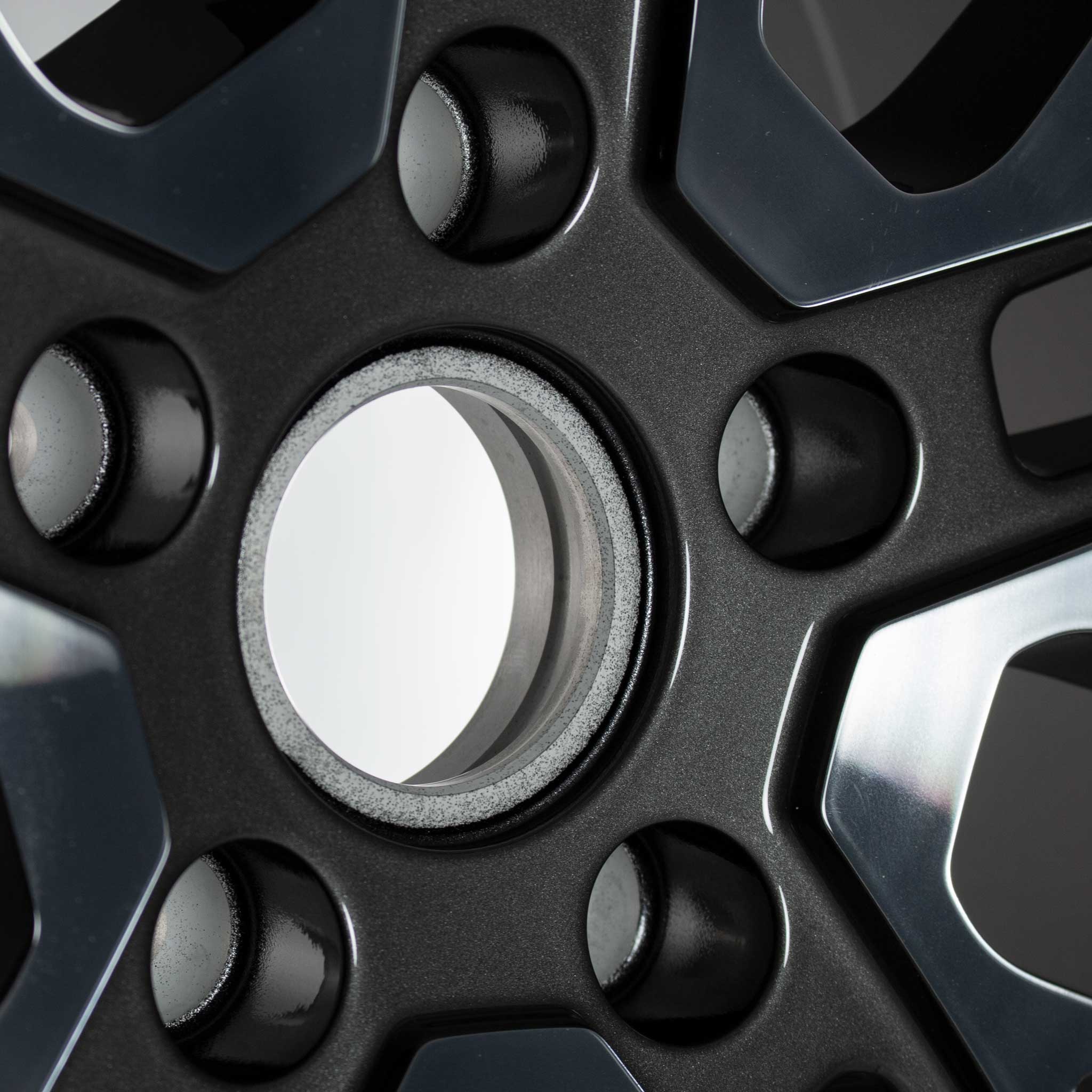 Porsche 911 Turbo V Titanium Dark Alloy Wheel Product Image #4