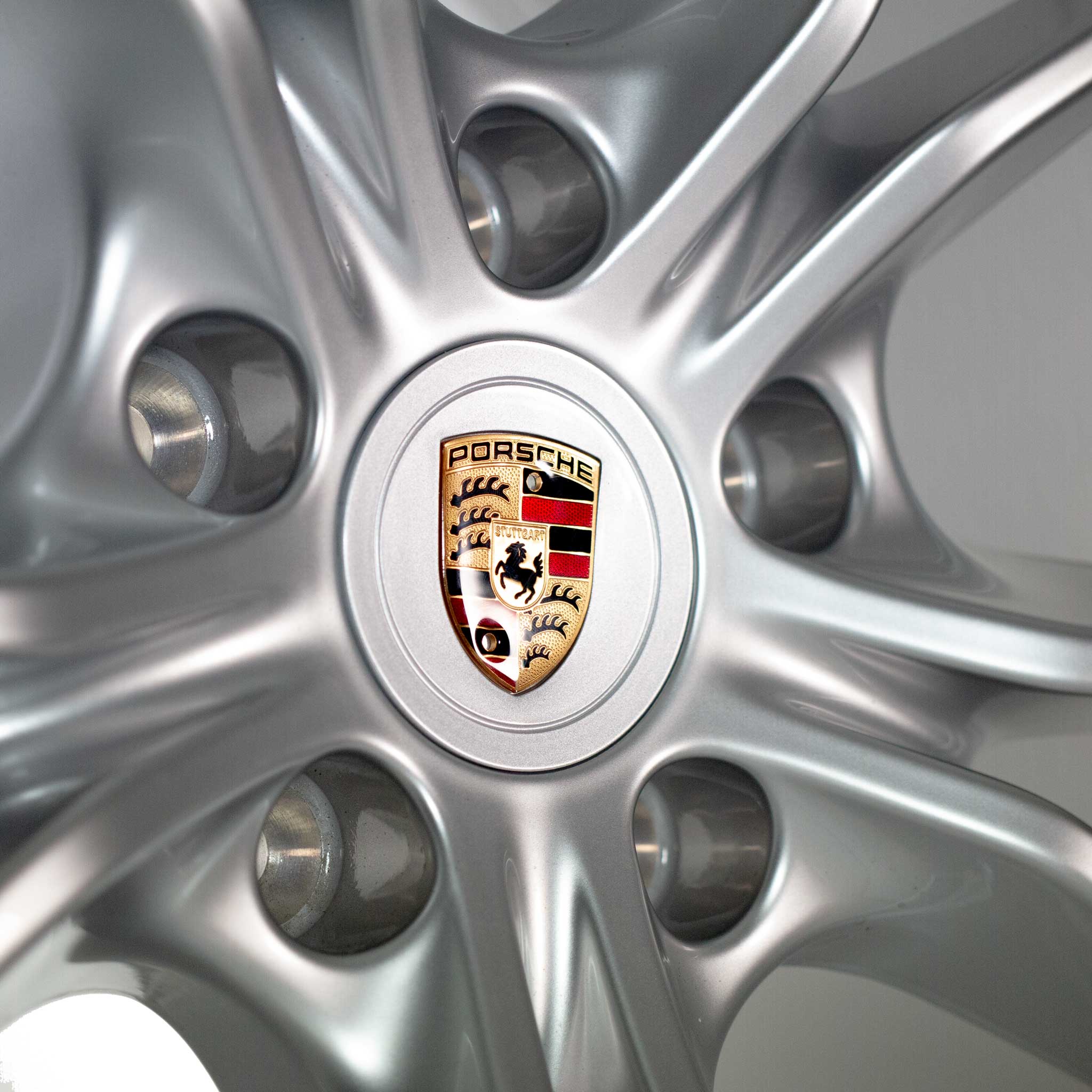 Porsche Carrera S IV Brilliant Chrome Alloy Wheel Product Image #4
