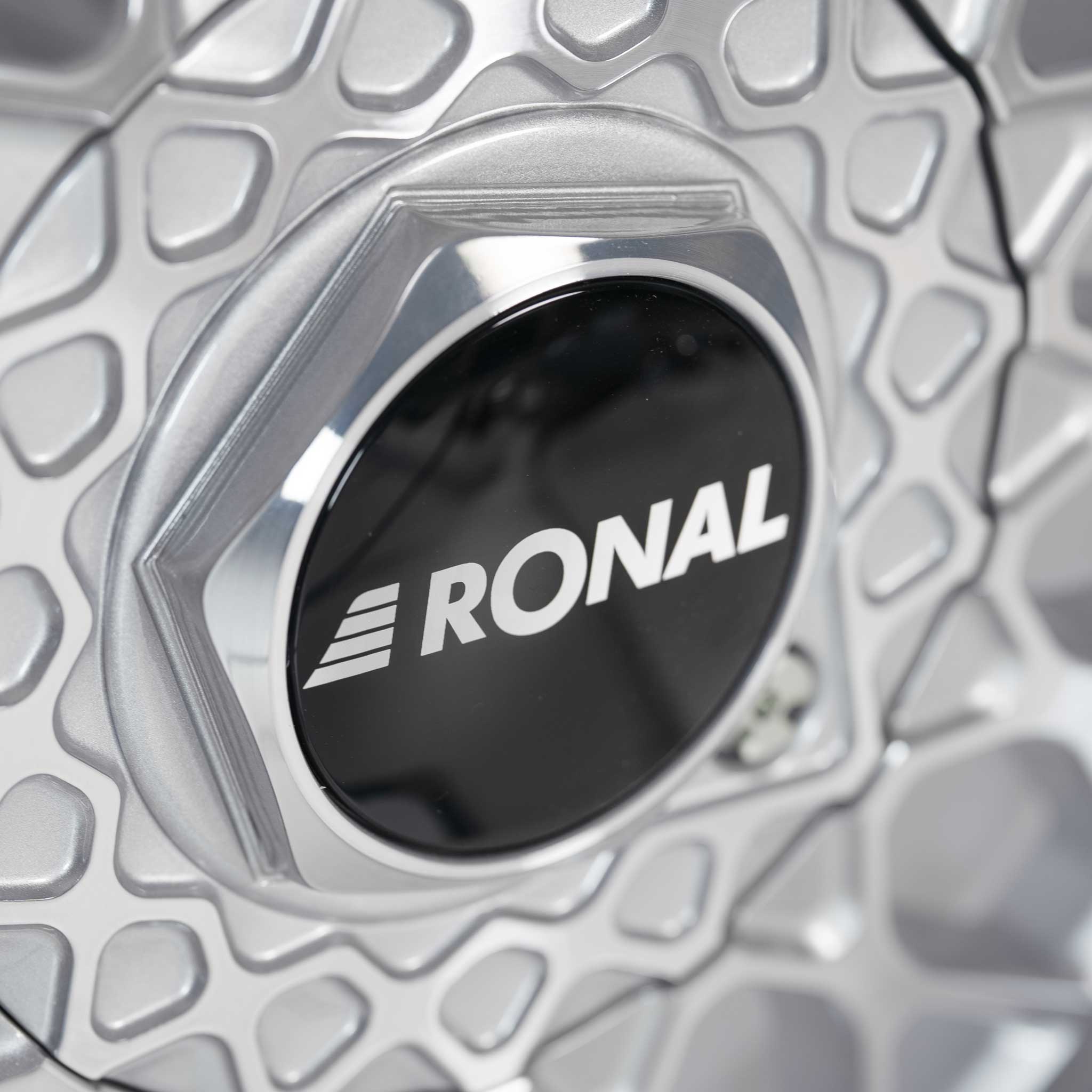 Ronal LS Silver Rim Lip Diamond Cut Alloy Wheel Product Image #6