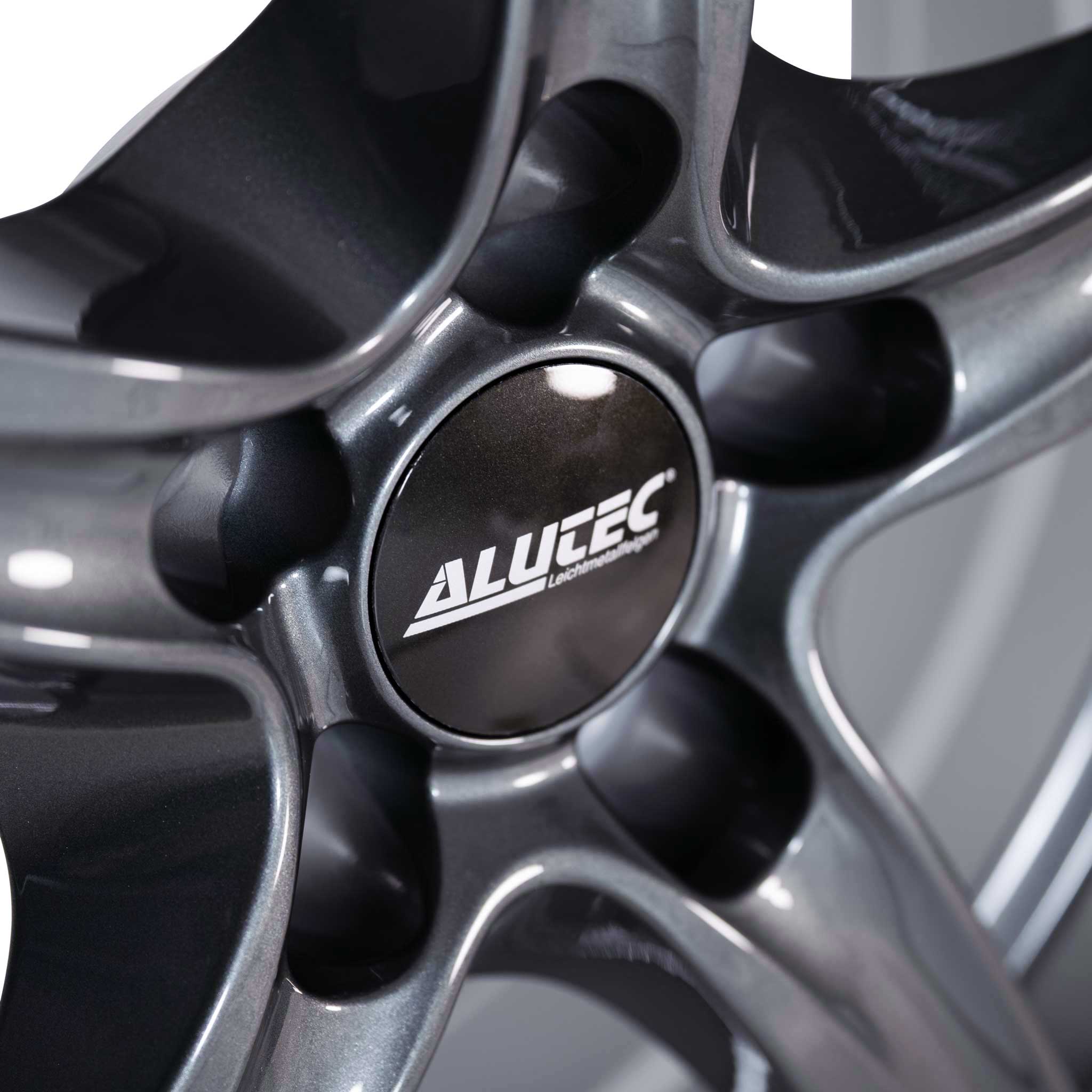 Alutec Grip Graphite Alloy Wheel Product Image #6